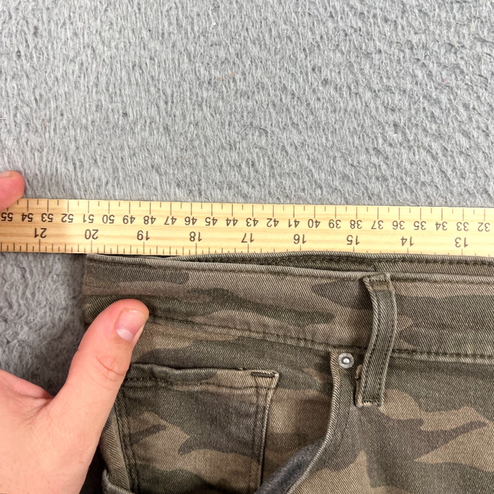 Levi's VINTAGE Levi's 311 Jeans Women's Size 18W Camouflage Skinny Fit Cotton Denim City Style Size 40" / US 18 - 5 Thumbnail