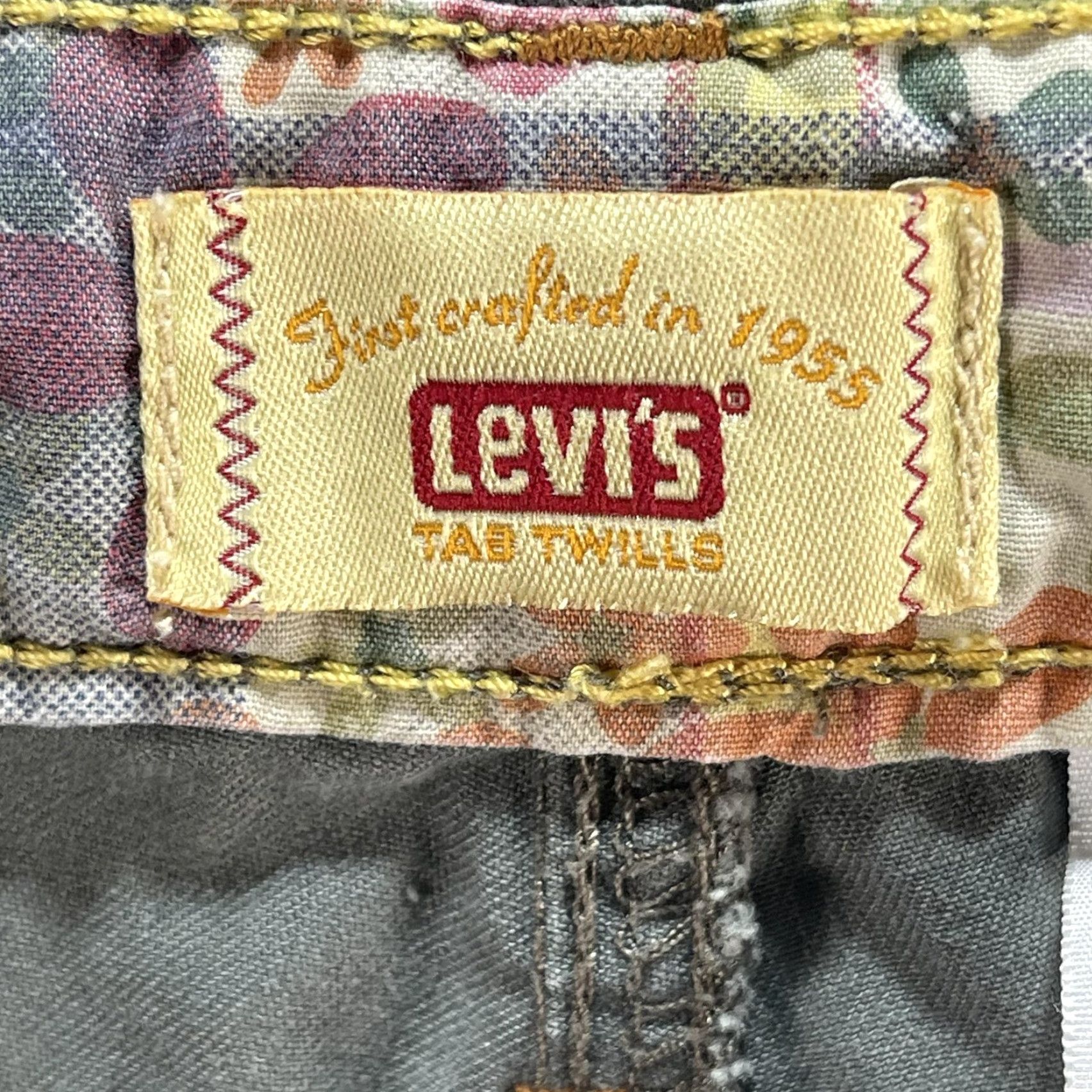 Levi's Levi's Chino Shorts Womens 14 Gray 100% Cotton Cuffed Pockets Flat Front Tab Twills Vintage 1955 LSC Womens Size 36" / US 14 / IT 50 - 5 Thumbnail