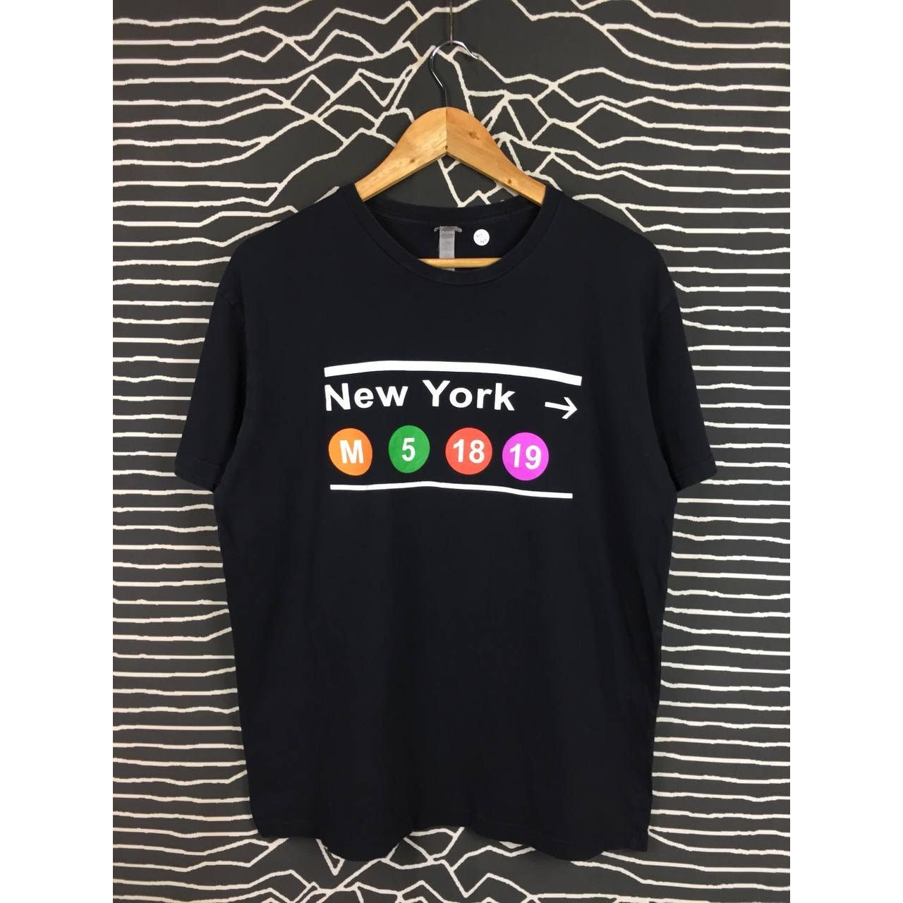 Next Level Apparel New York Subway Line Wording Style Graphic Tee Size L Size US L / EU 52-54 / 3 - 1 Thumbnail