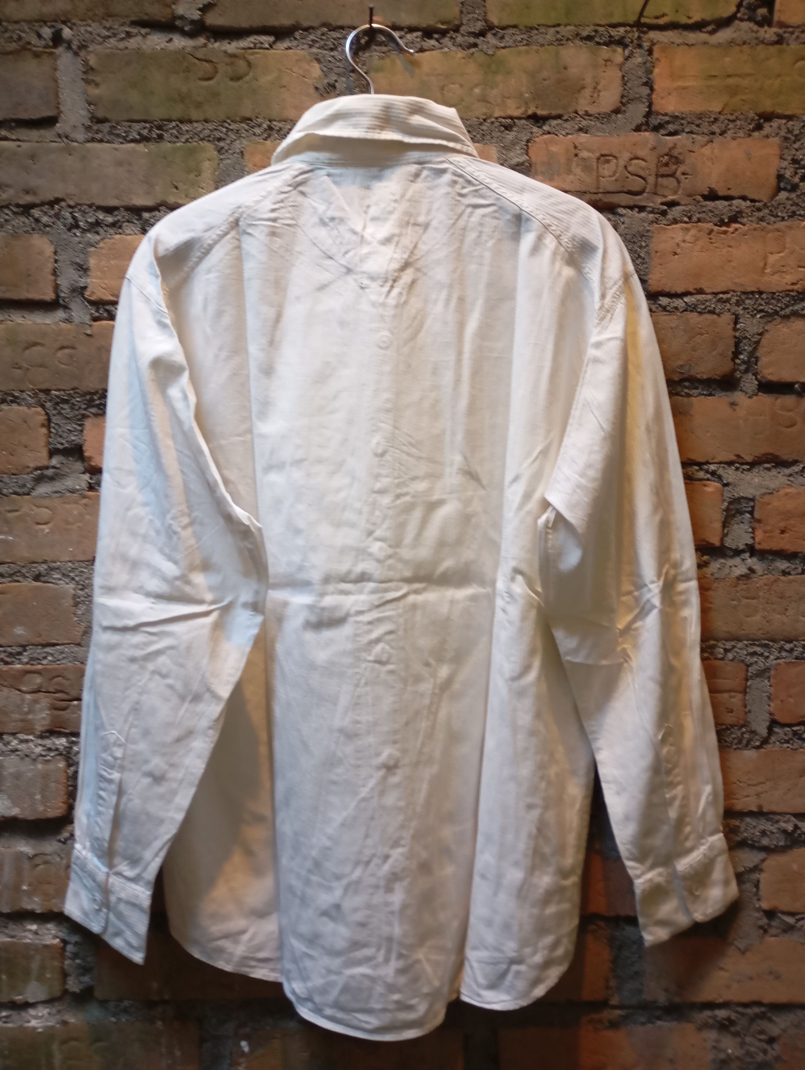 Japanese Brand × Wtaps Wtaps White Shirts Made in Japan Size US M / EU 48-50 / 2 - 2 Thumbnail
