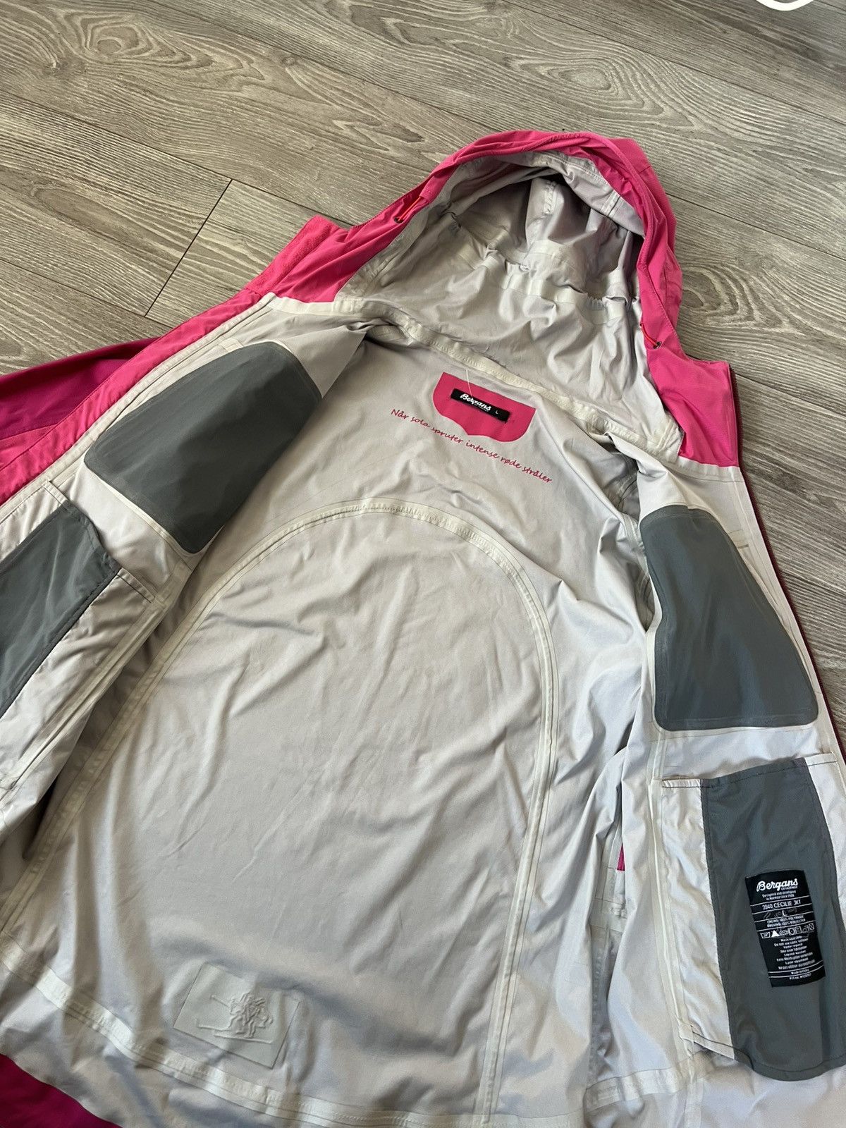 Bergans of Norway ‼️Bergans Of Norway Cecilie Jacket ARC Type Waterproof Jacket Size L / US 10 / IT 46 - 12 Thumbnail