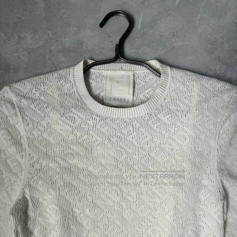 Fendi Fendi Printed Logo Knitted, Round Neck Long Sleeve, Beige Size S / US 4 / IT 40 - 6 Thumbnail