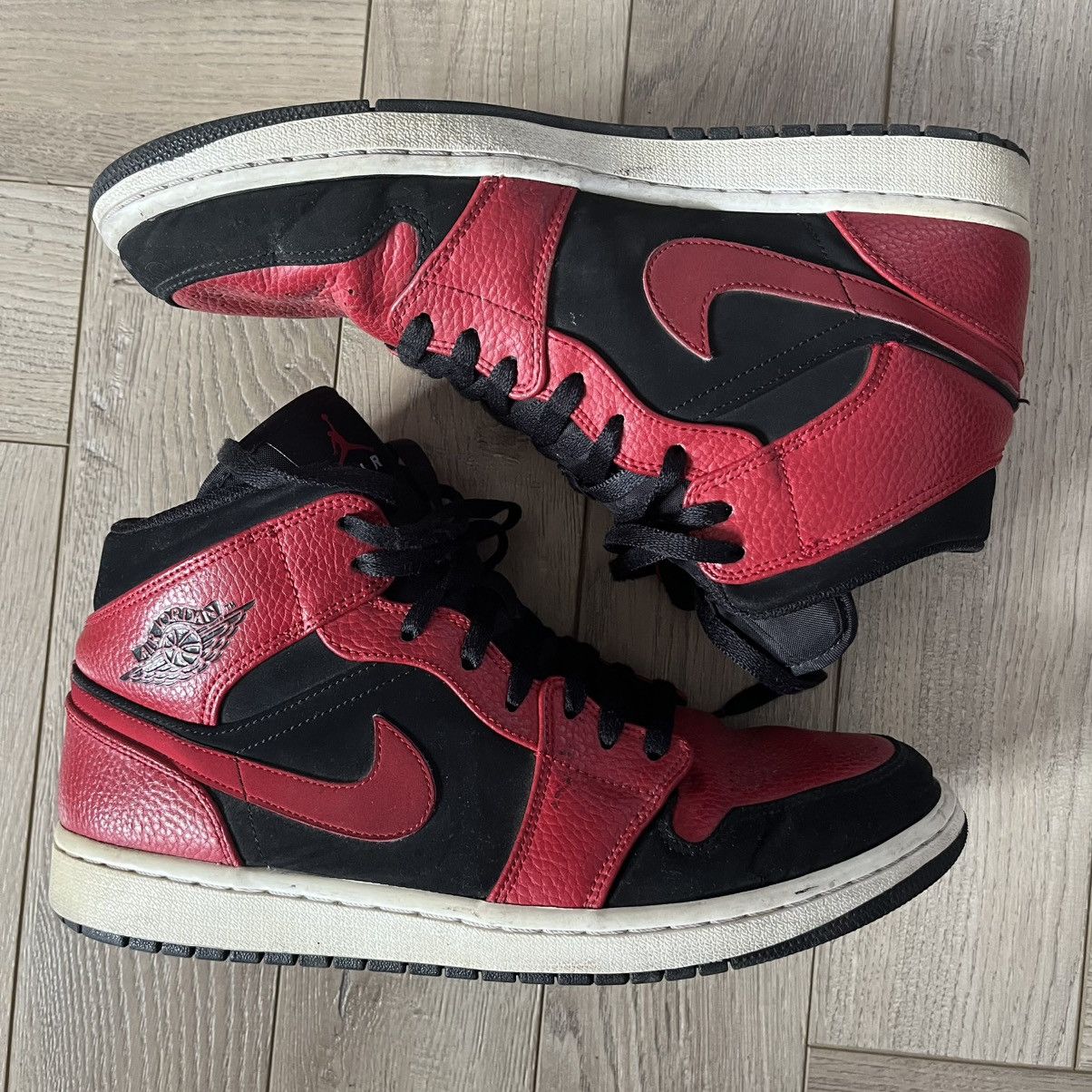 Jordan Brand Nike Air Jordan 1 Mid Reverse Bred Sneakers Size US 11 / EU 44 - 1 Thumbnail