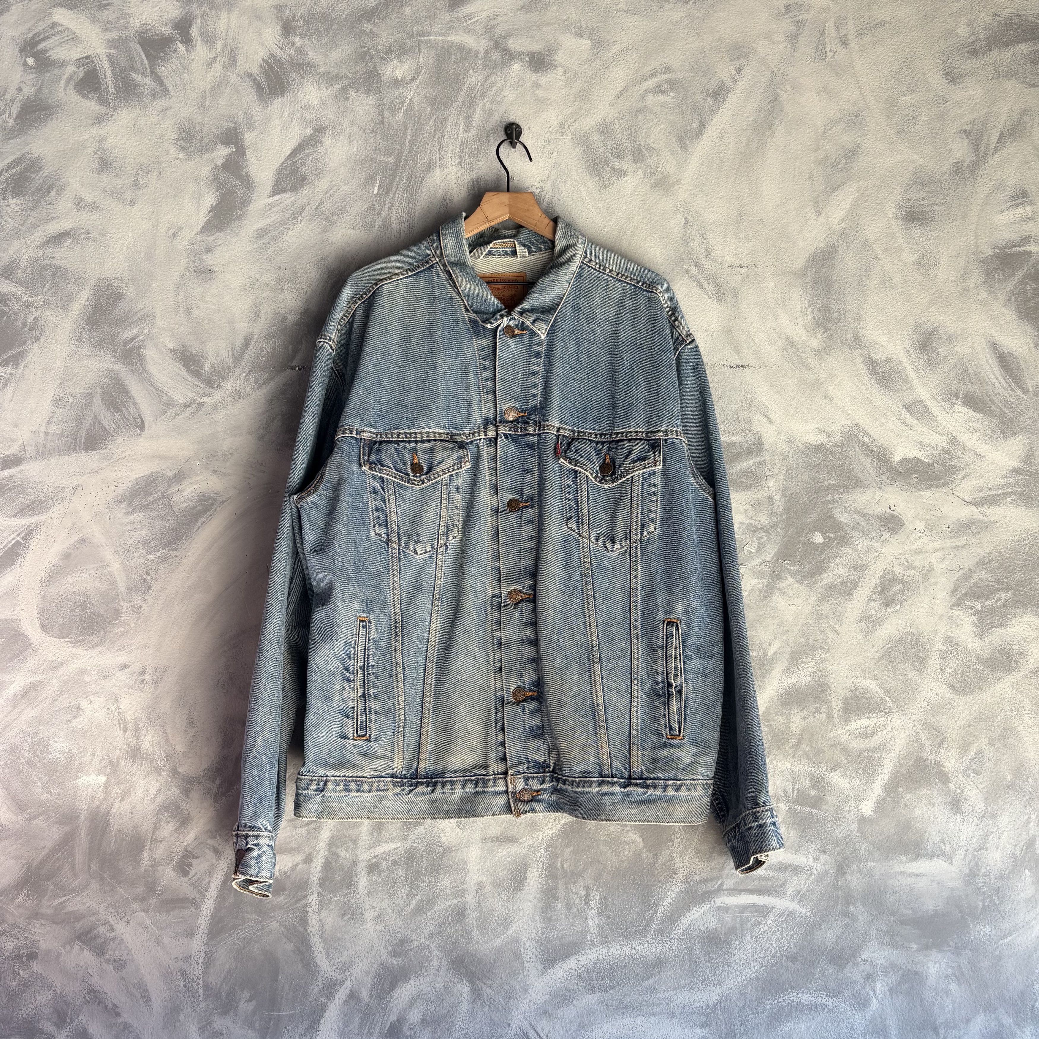 Levi's Vintage Levi's Denim Jacket Men's Size XL Faded Blue Size US XL / EU 56 / 4 - 1 Thumbnail