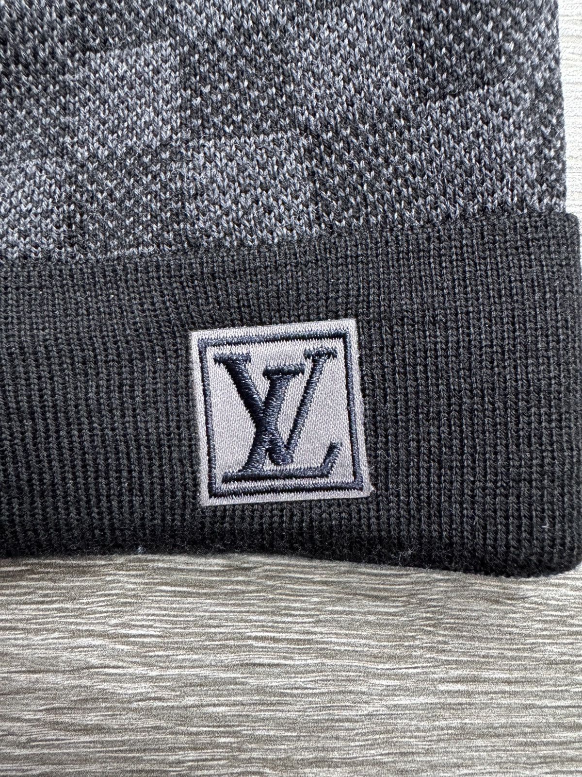Louis Vuitton Authentic Louis Vuitton Beanie Hat Cap Damier Petite Black Size ONE SIZE - 4 Thumbnail
