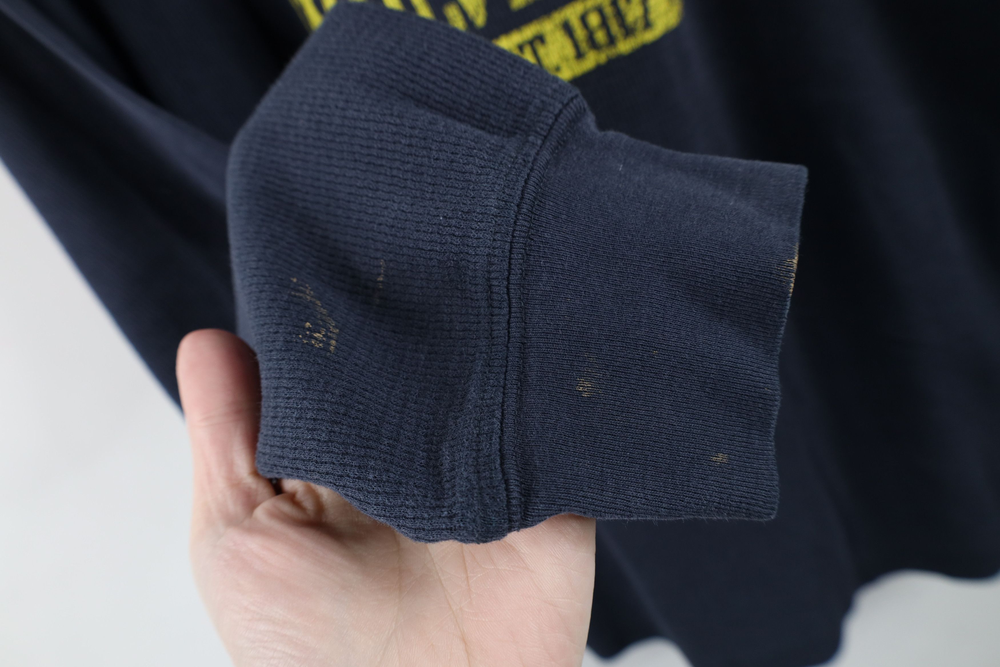 Vintage Vintage 90s University of Michigan Waffle Knit T-Shirt Size US L / EU 52-54 / 3 - 9 Thumbnail