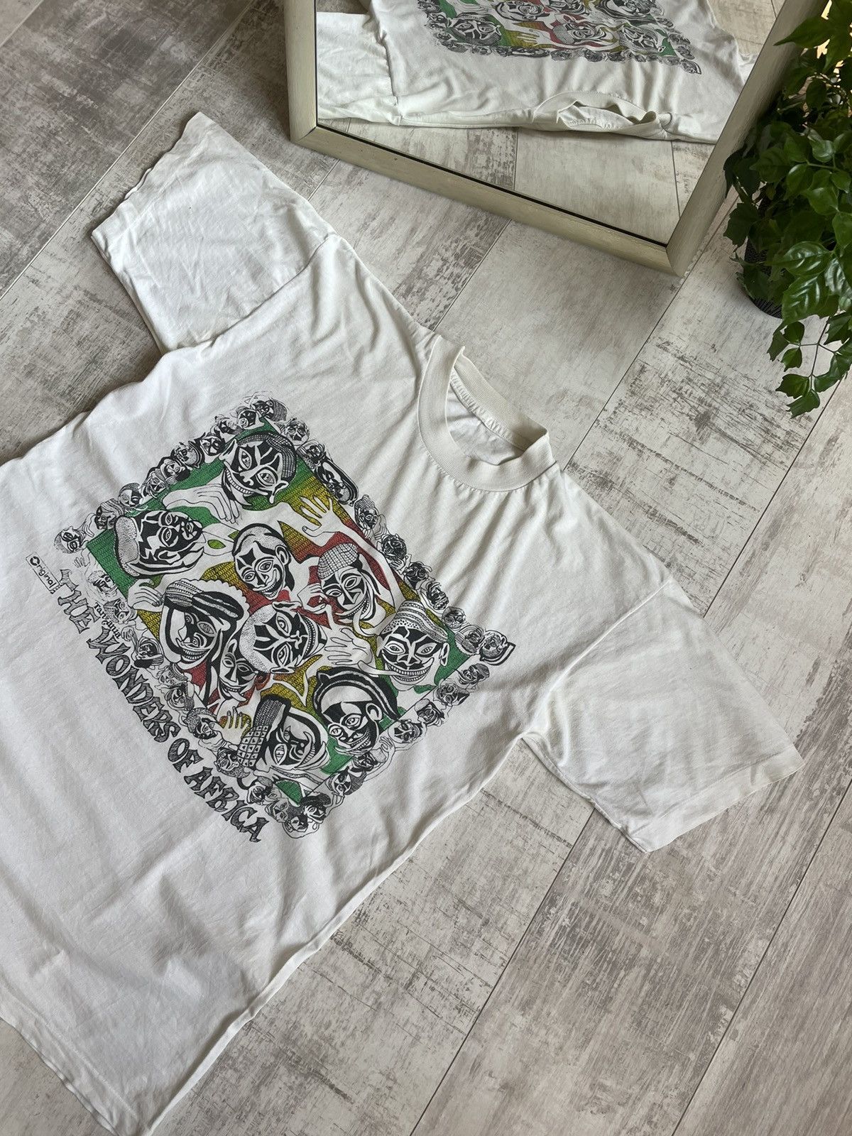 Vintage Crazy 90’s The Wonders Of Africa T-Shirt Faces Cult Vintage Size US XL / EU 56 / 4 - 4 Thumbnail