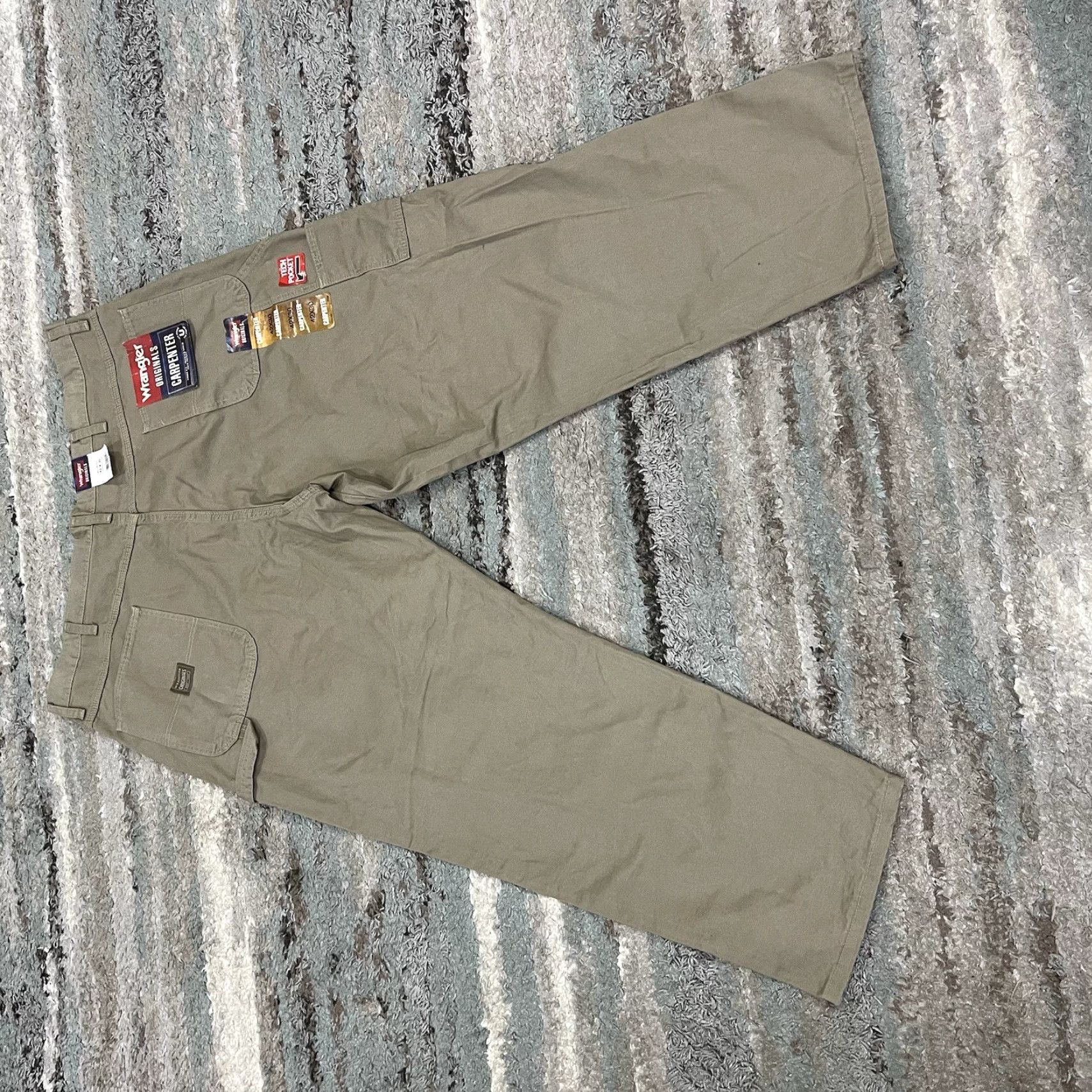 Wrangler Wrangler Pants Mens 42x30 Khaki Carpenter Workwear NWT Straight Leg Flat Front Cotton Twill Regular 30 Inseam USA "New" Size US 42 / EU 58 - 7 Thumbnail