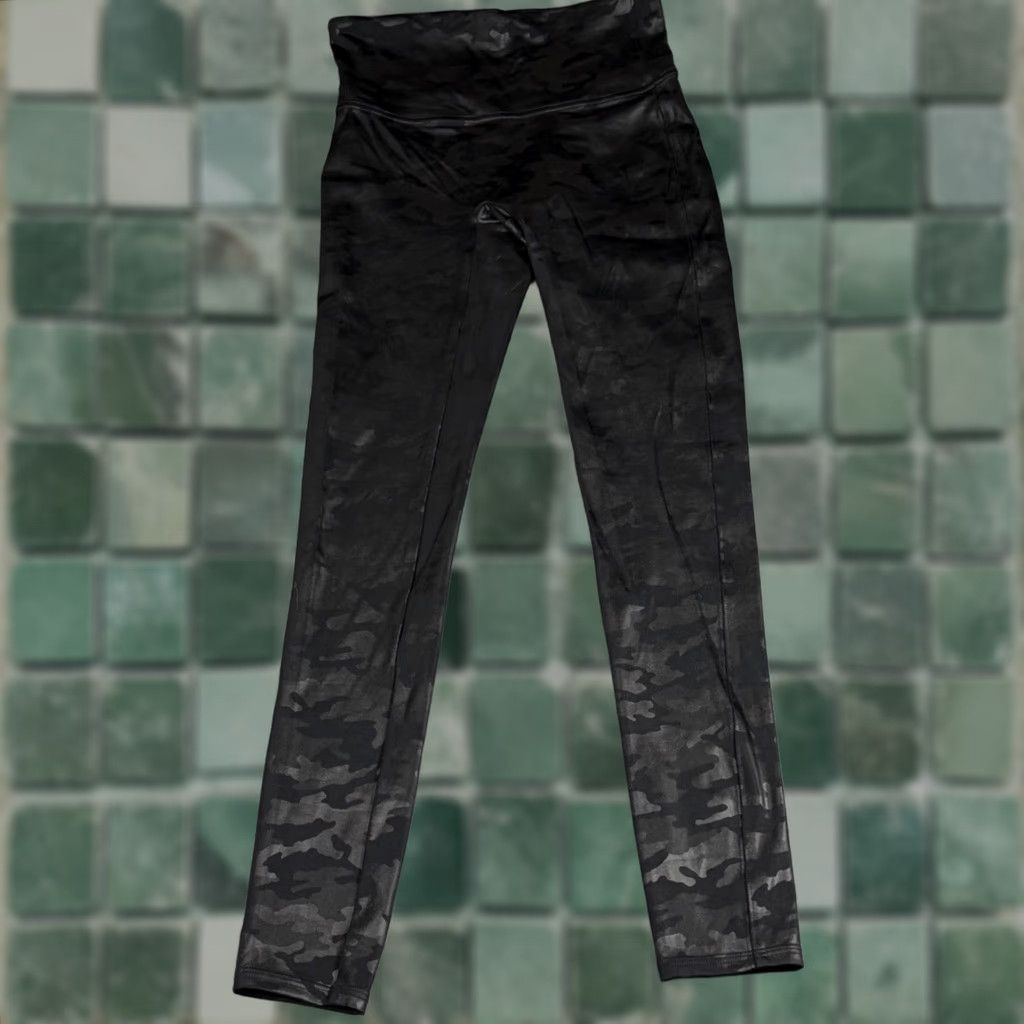 Spanx SPANX Black Camo High Waisted Ponte Knit Leggings Pants M/M Stretch Slimming Athleisure Womens Size 32" / US 10 / IT 46 - 1 Thumbnail
