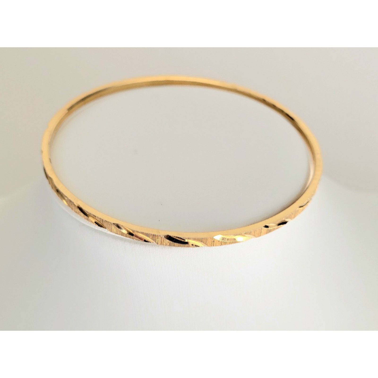 Other Crown Trifari Diamond Cut Gold Bangle Bracelet Vintage Size ONE SIZE - 2 Thumbnail