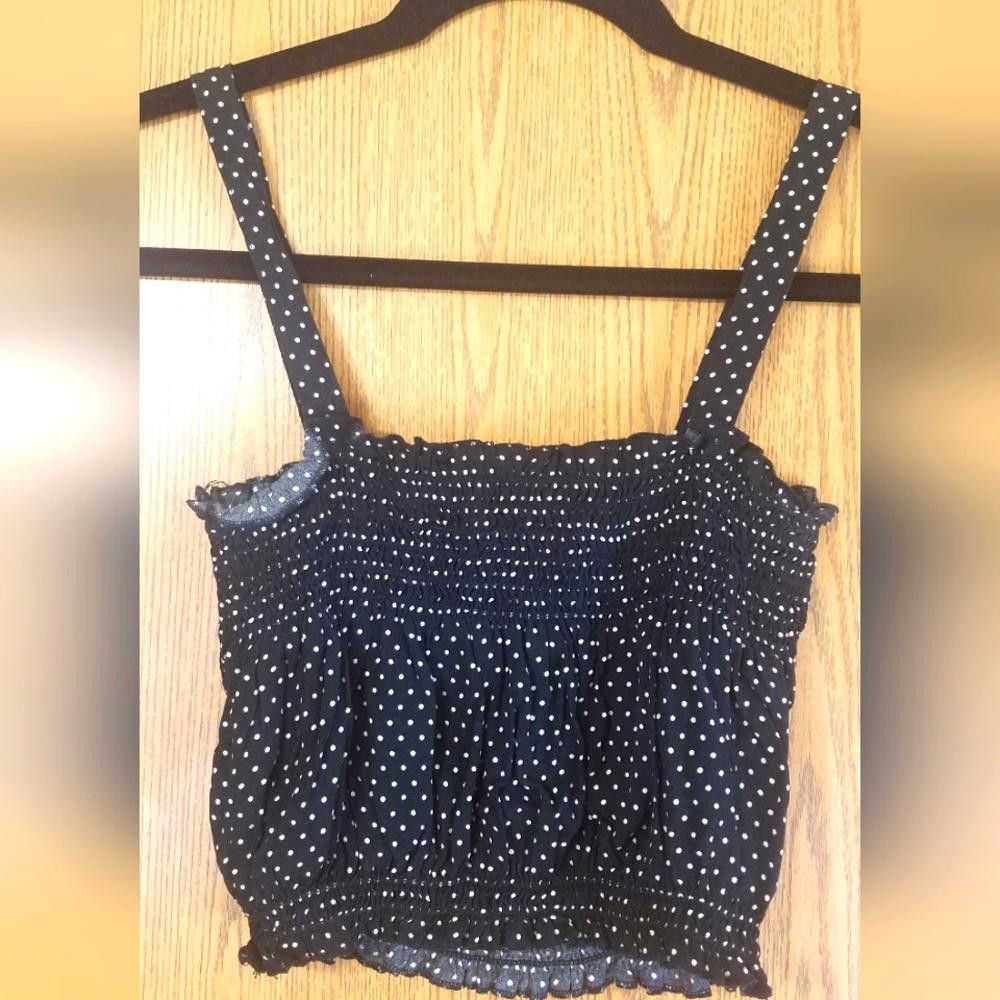 Designer Brandy Melville Crop Top Size ONE SIZE - 1 Thumbnail