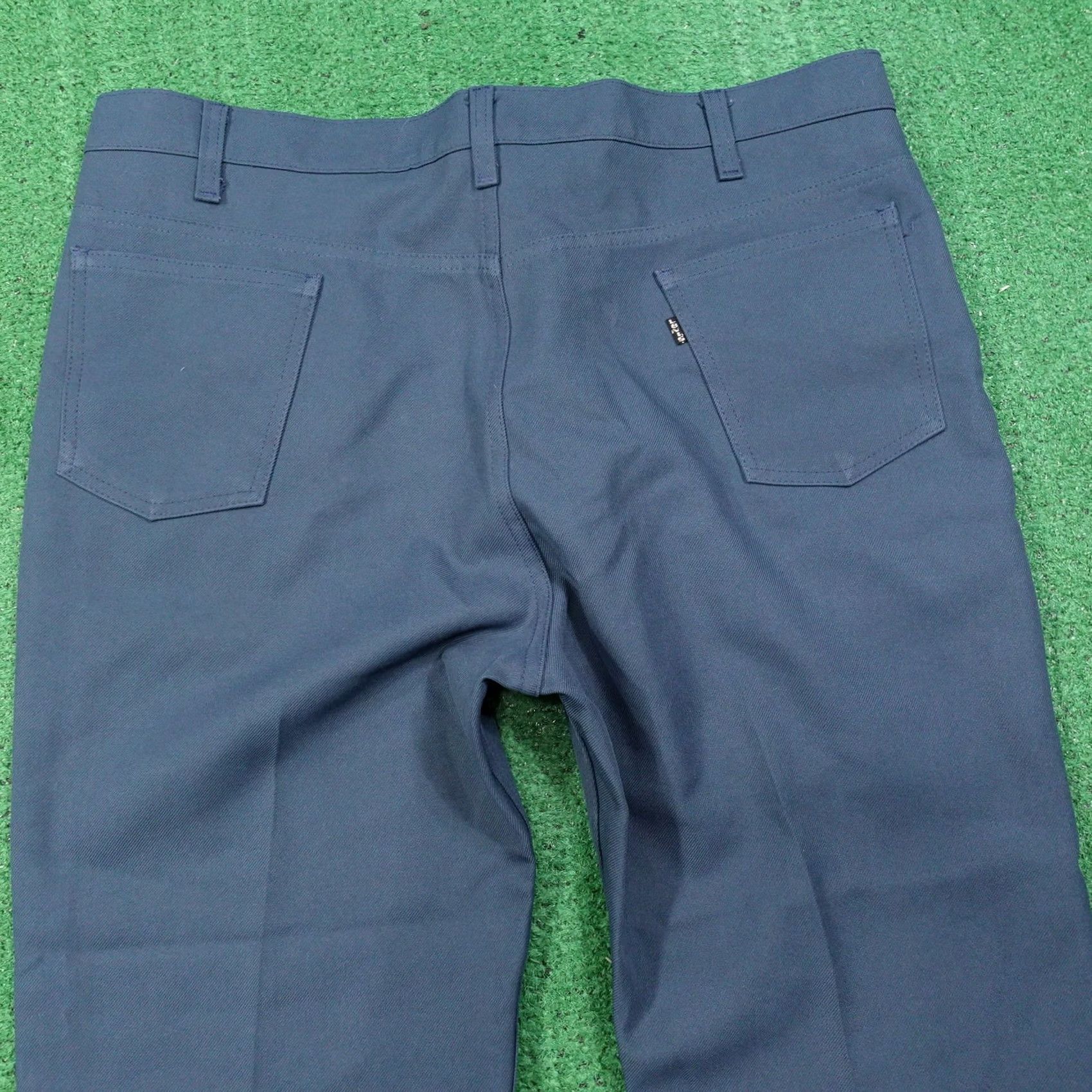 Levi's VINTAGE Levi's MENS BLUE BOOT CUT SLACK PANTS 41X30 BLACK GOLD TAB INSEAM 30 Regular Front Flat Casual Solid Belt Loops Denim/Chino Size US 41 - 7 Thumbnail