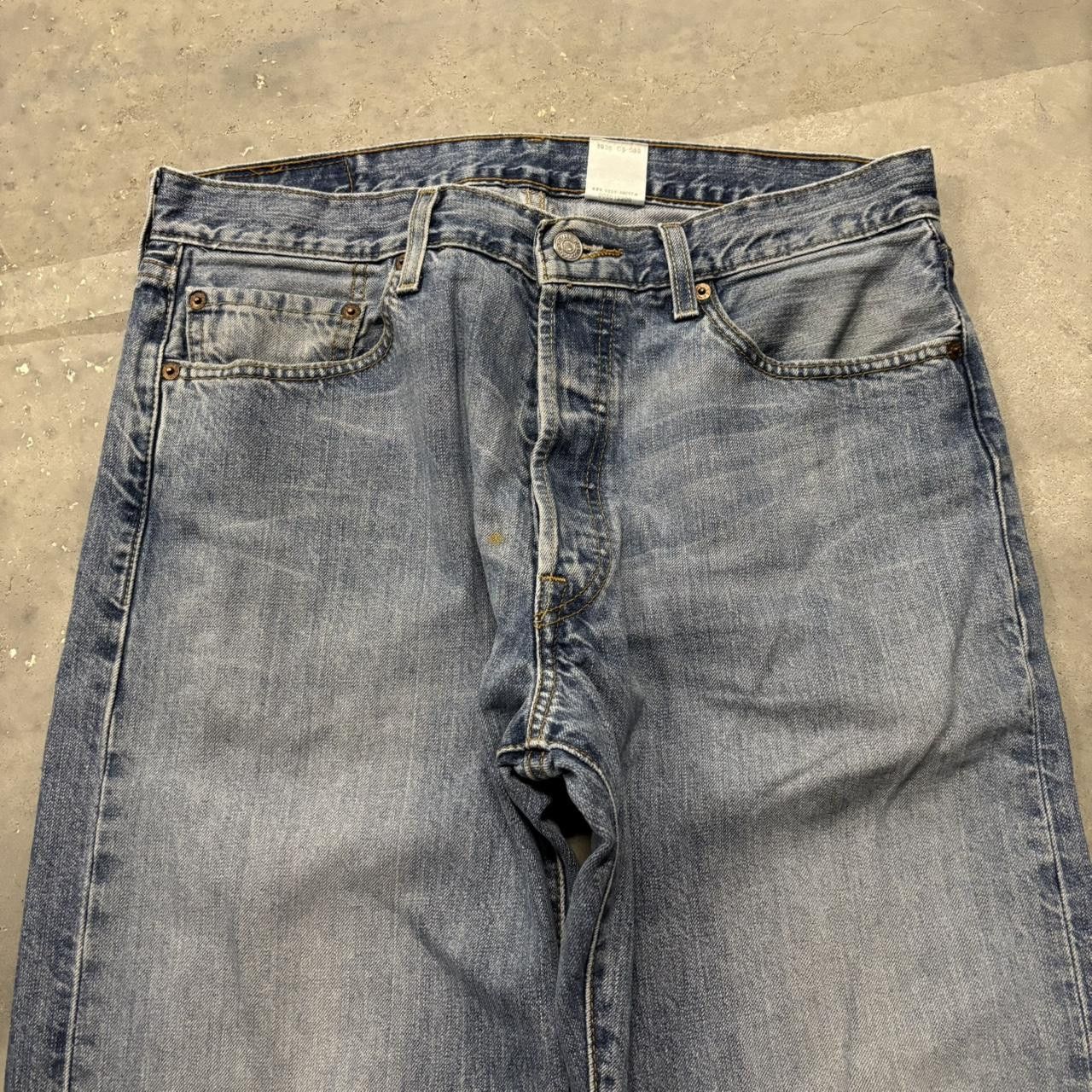 Levi's × Vintage Crazy Vintage Y2K/2000s Levis 501 Light Wash Essential Denim Jeans! Size US 34 / EU 50 - 5 Thumbnail