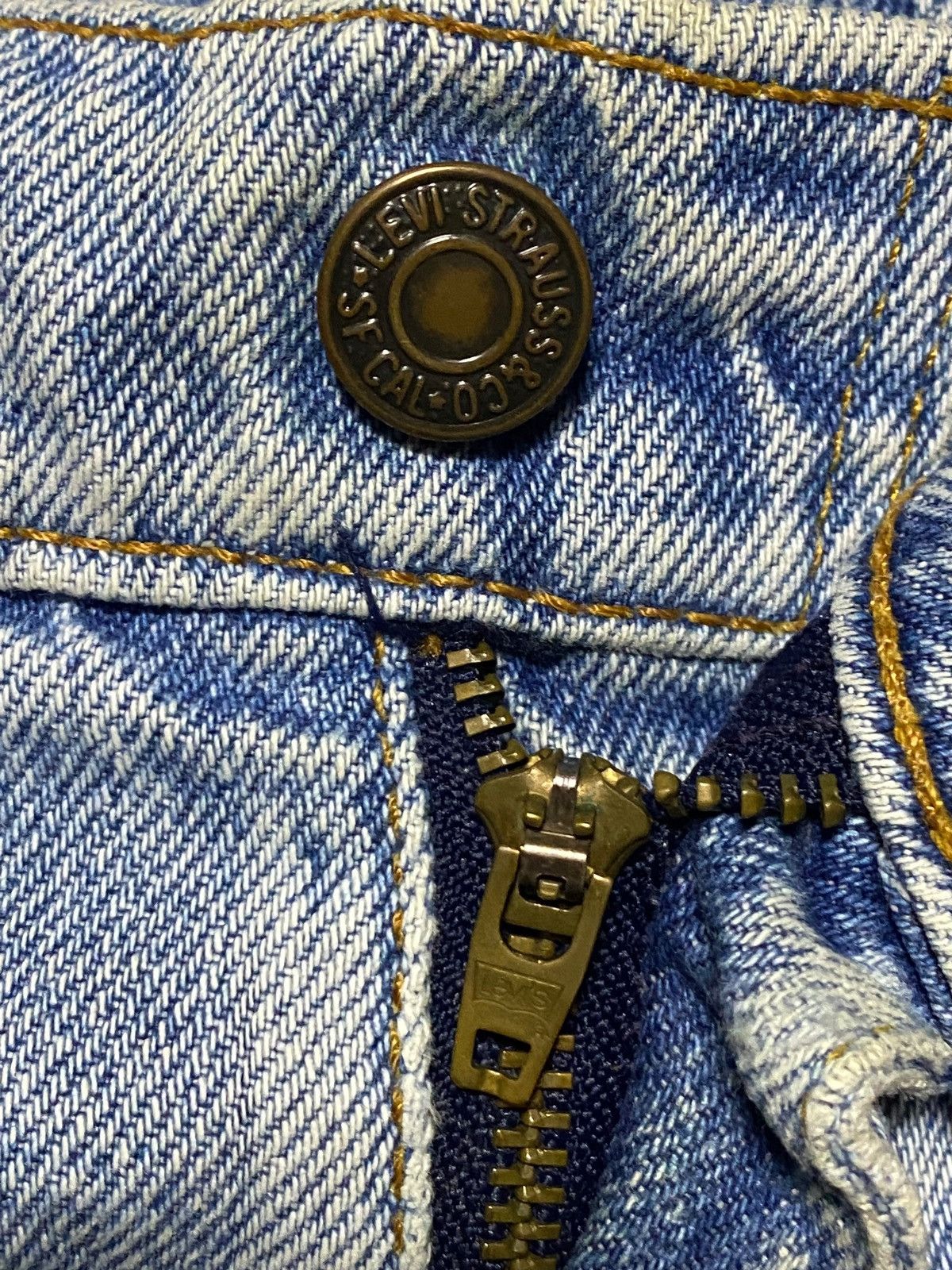 Levi's Vintage Clothing Vintage Levis 505 Blue Fade Wash Distressed Loose Jeans Size US 29 - 11 Thumbnail