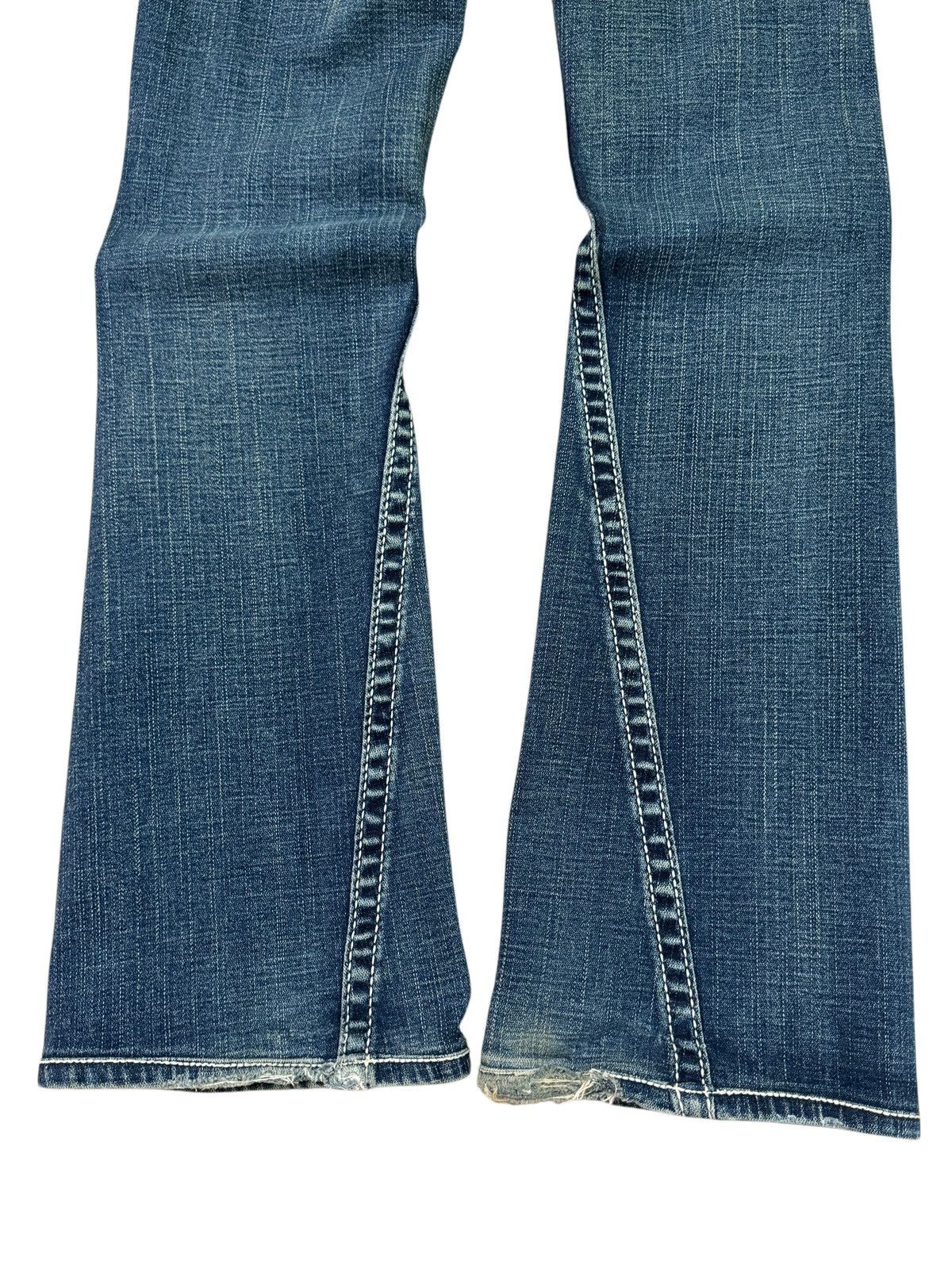 True Religion Flared TRUE RELIGION with White Stitching Low Rise jeans Size 28" / US 6 / IT 42 - 15 Thumbnail
