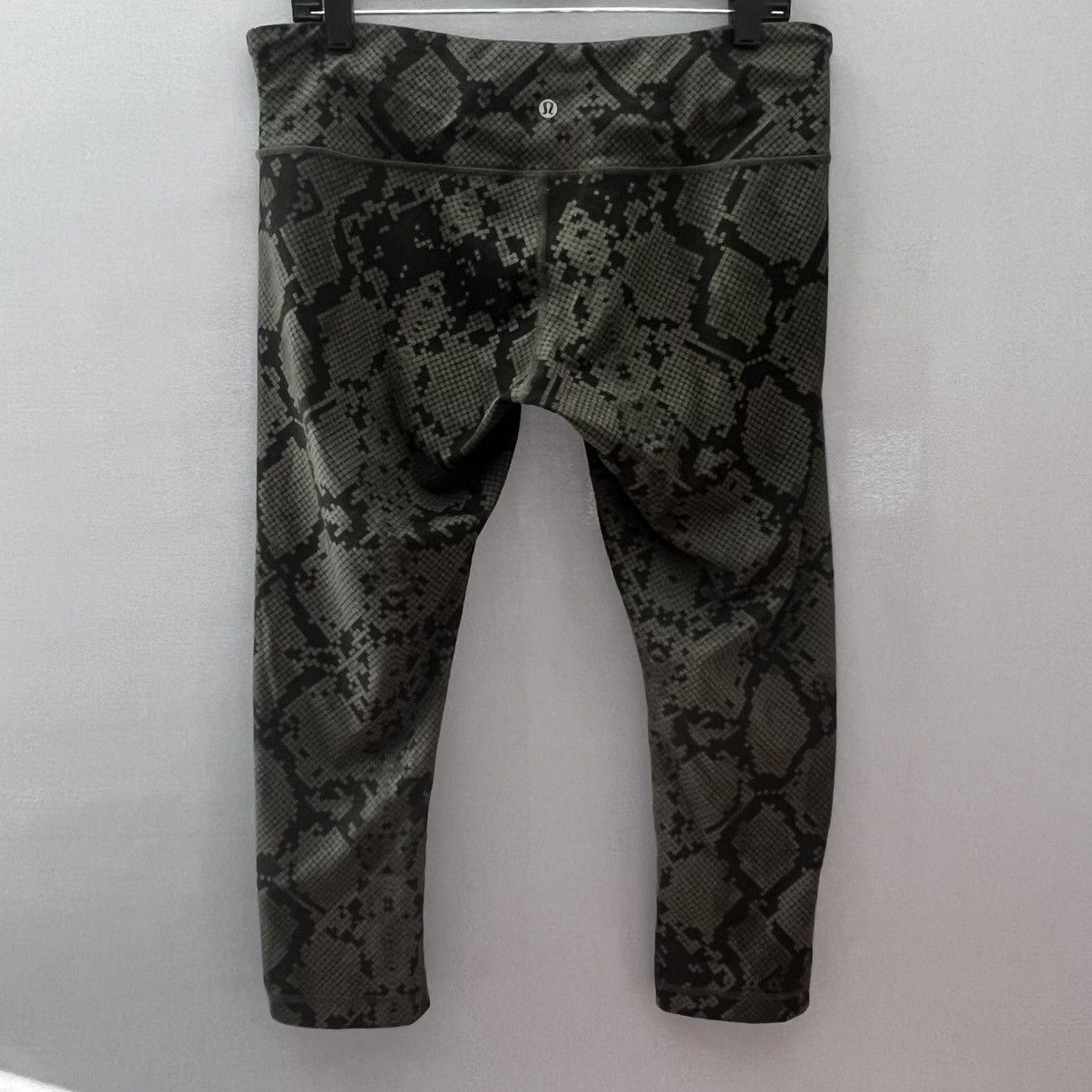 Lululemon Lululemon Wunder Under Crop Leggings Size 34" / US 12 / IT 48 - 2 Thumbnail
