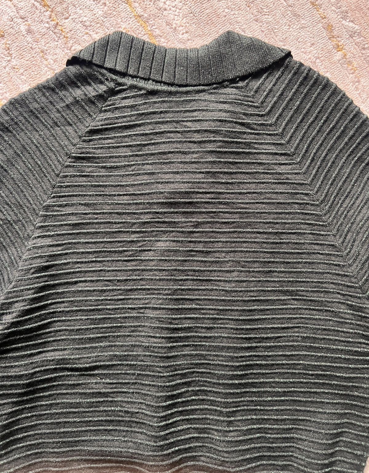 Karl Lagerfeld Karl Legerfeld Pleated Glitter Top/Sweater Size M / US 6-8 / IT 42-44 - 9 Thumbnail