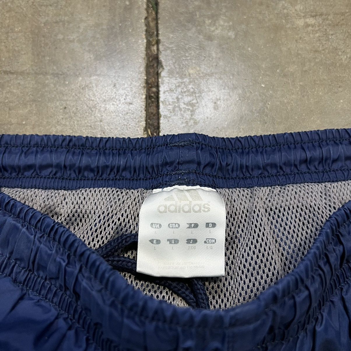 Vintage Vintage Y2K Adidas Windbreaker Track Sweat Pants Baggy Wide Size US 30 / EU 46 - 9 Thumbnail