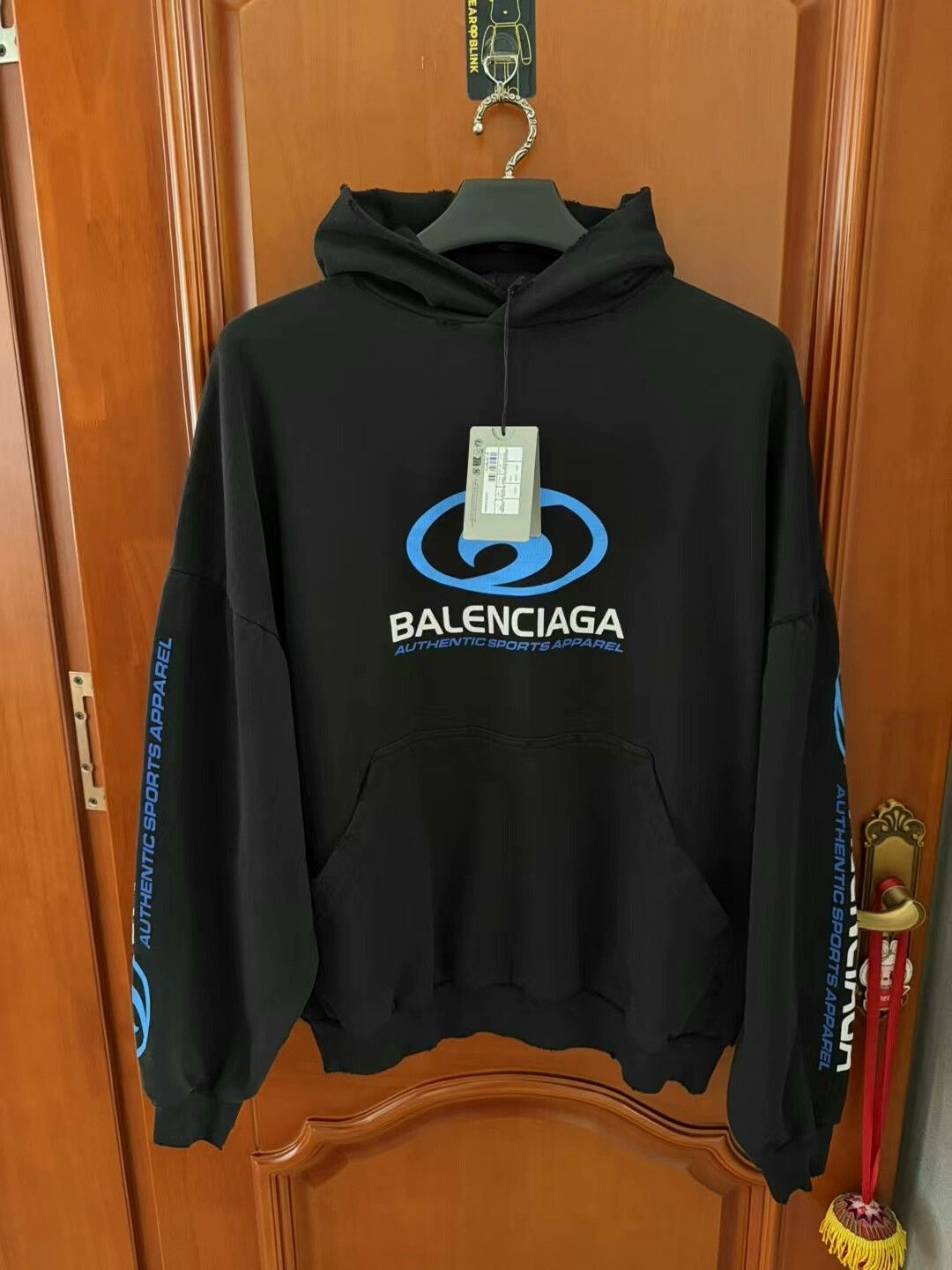 Balenciaga balenciaga unisex hooded sweatshirt in black Size US XXS / EU 40 - 1 Thumbnail