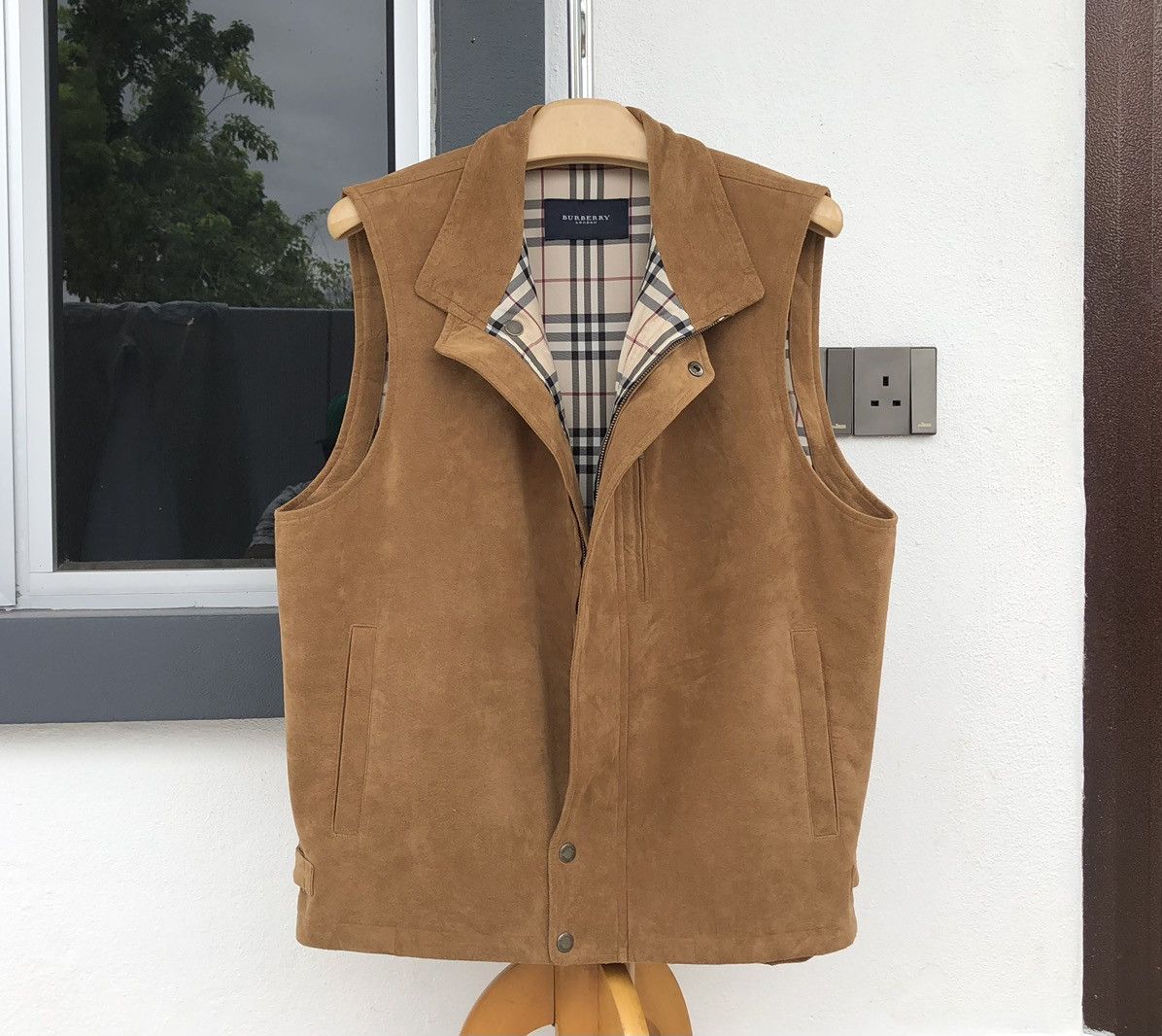 Burberry Burberry London Lined Novacheck Vest Jacket Size US M / EU 48-50 / 2 - 1 Thumbnail