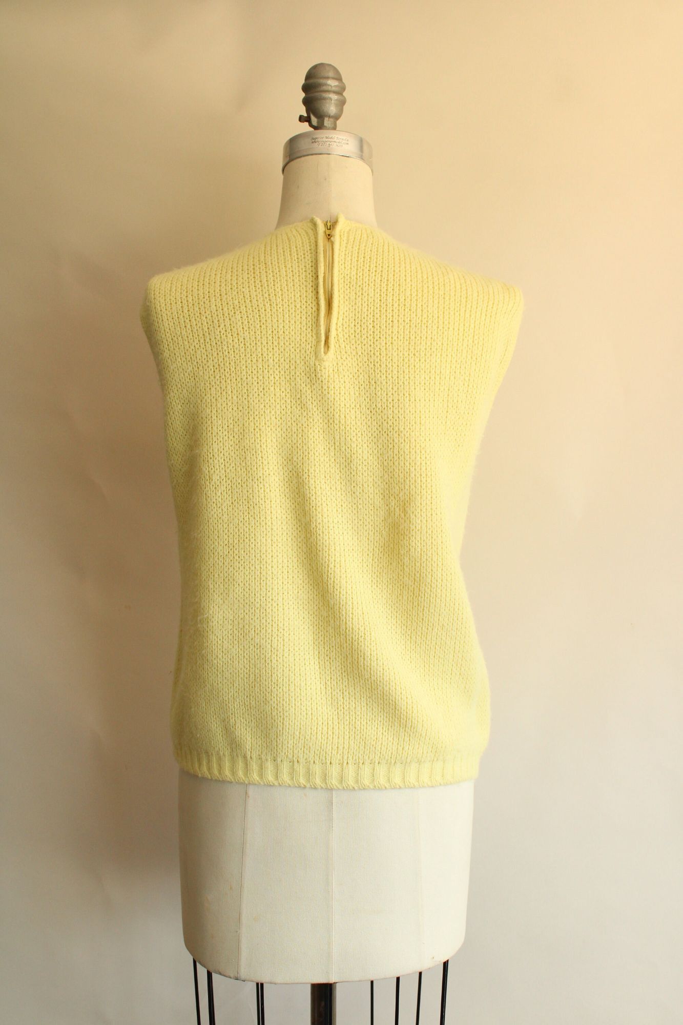 Vintage Vintage 1960s Sweater Vest, Classic Creations Yellow Knit, Z Size M / US 6-8 / IT 42-44 - 10 Thumbnail