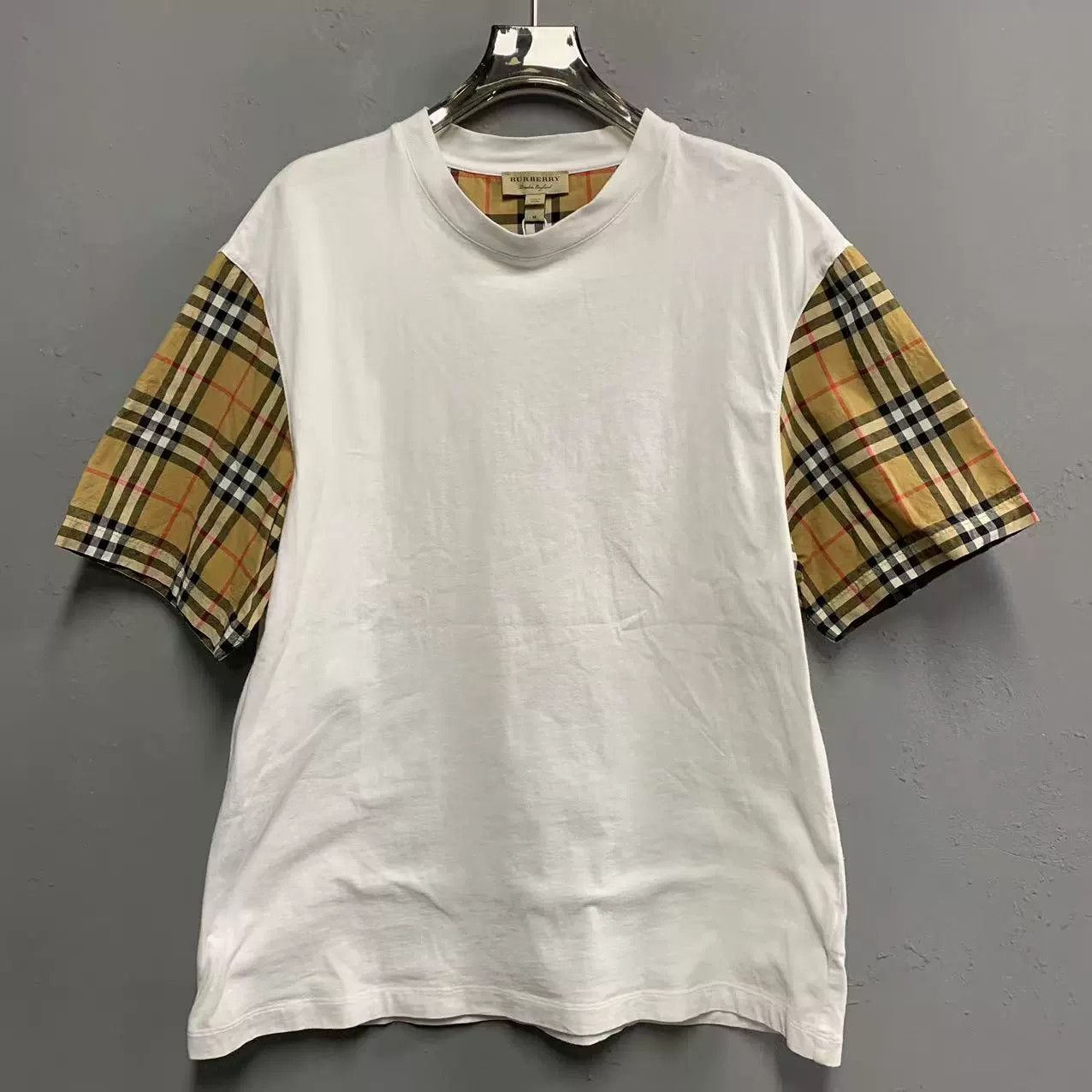 Burberry Burberry Check Sleeve Loose T-Shirt - dmc Size US M / EU 48-50 / 2 - 1 Thumbnail