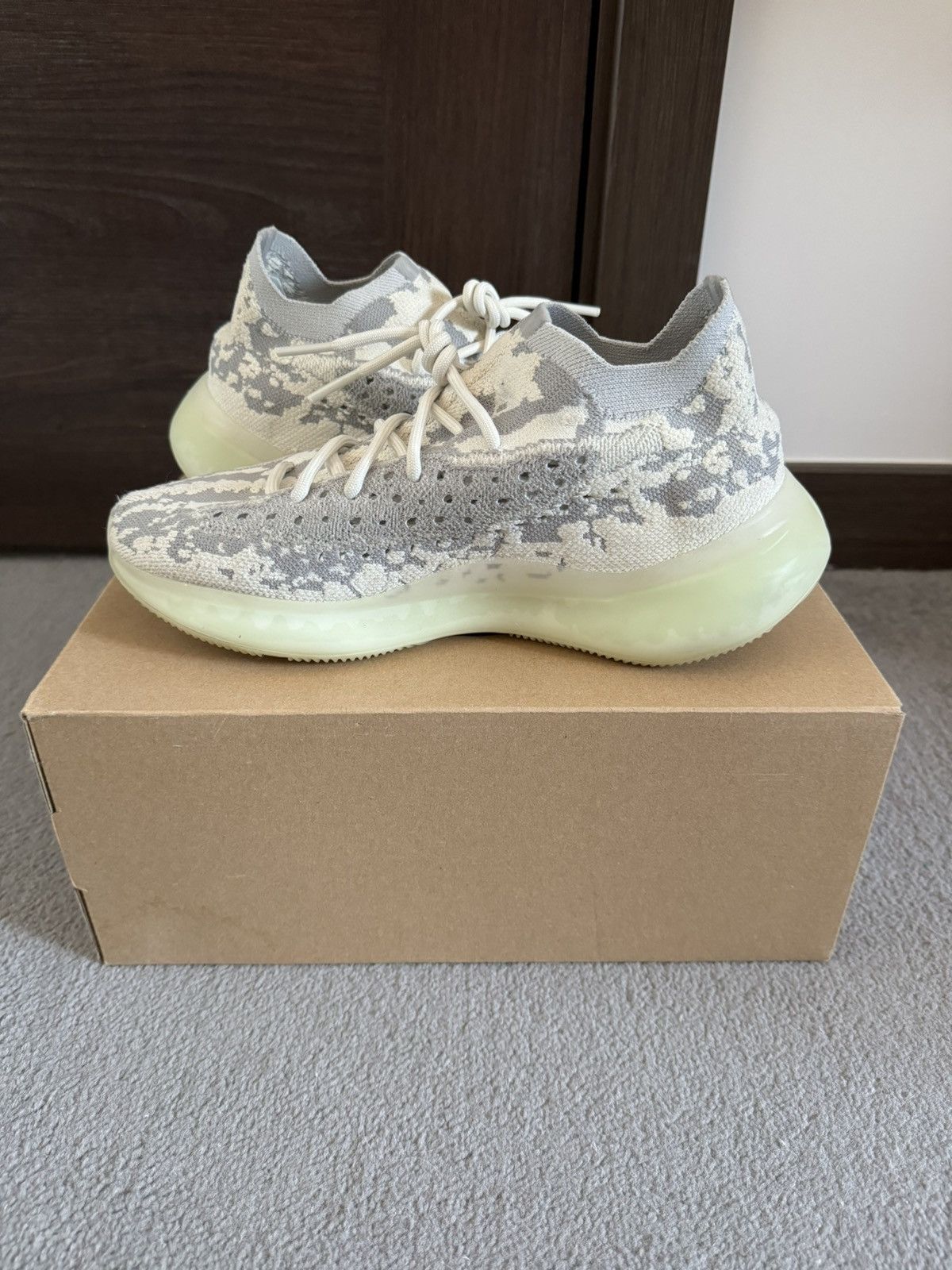Adidas Yeezy Boost 380 Alien 2019 Size US 9.5 / EU 42-43 - 4 Thumbnail