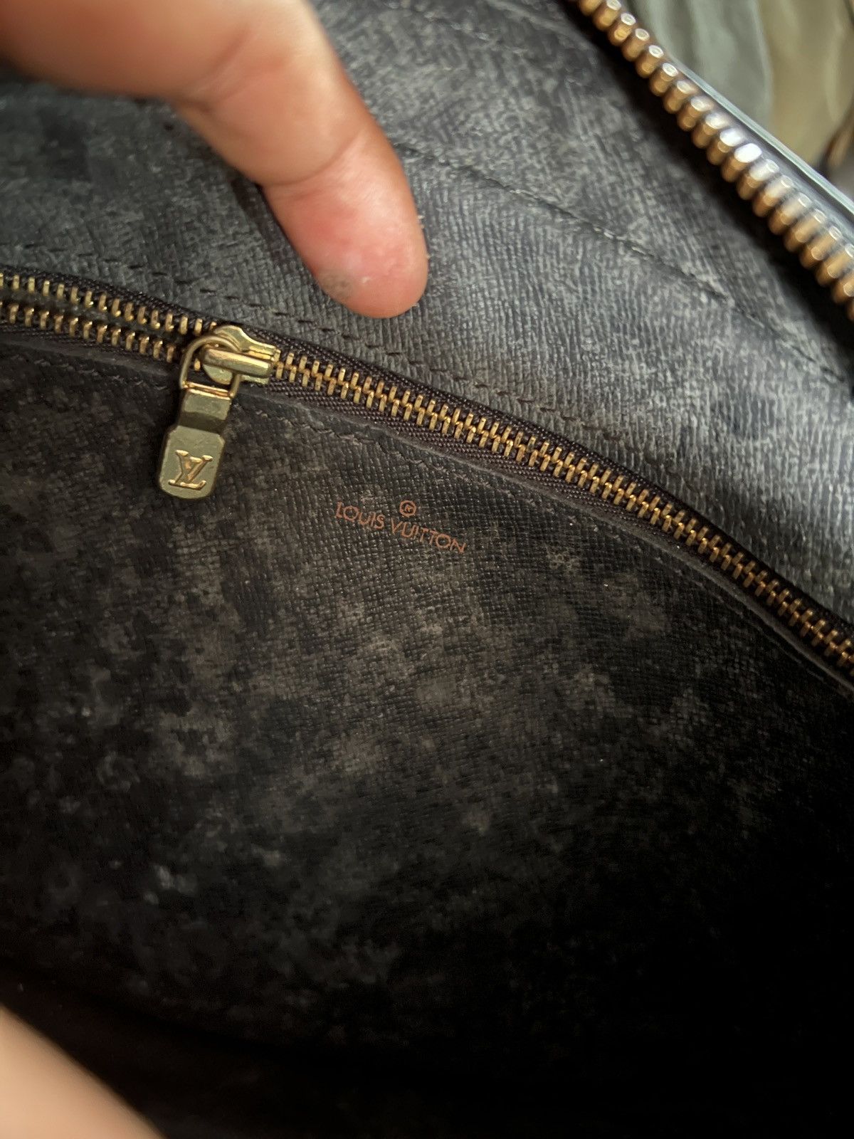 Louis Vuitton Authentic Louis Vuitton Juenne Pille Epi ❌no Soulder❌ Size ONE SIZE - 3 Thumbnail