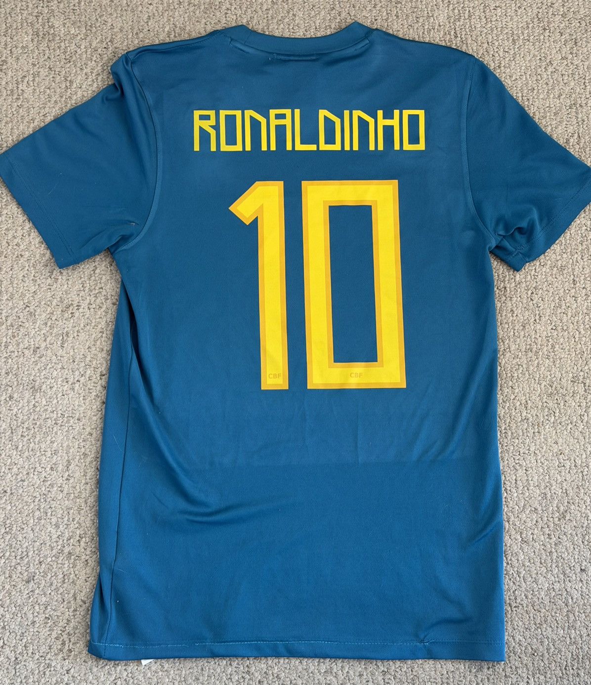 Nike 2011/12 Brazil Away Jersey - Ronaldinho #10 (Original) Size US S / EU 44-46 / 1 - 2 Thumbnail