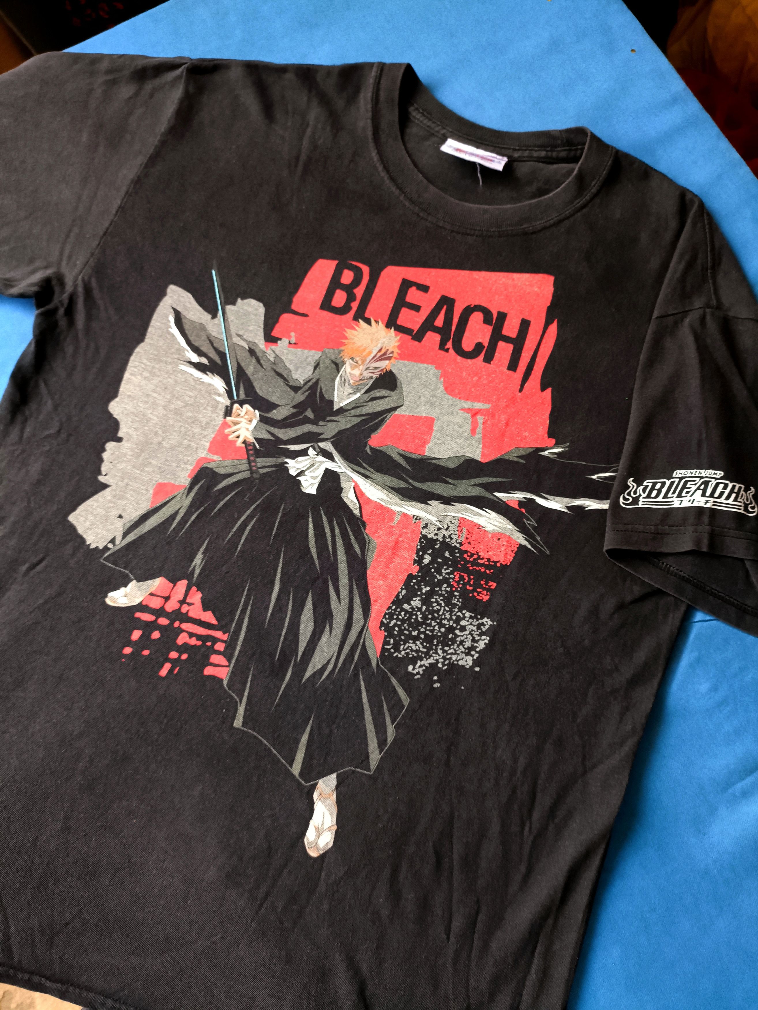 Anime VINTAGE BLEACH ANIME Size US M / EU 48-50 / 2 - 1 Thumbnail
