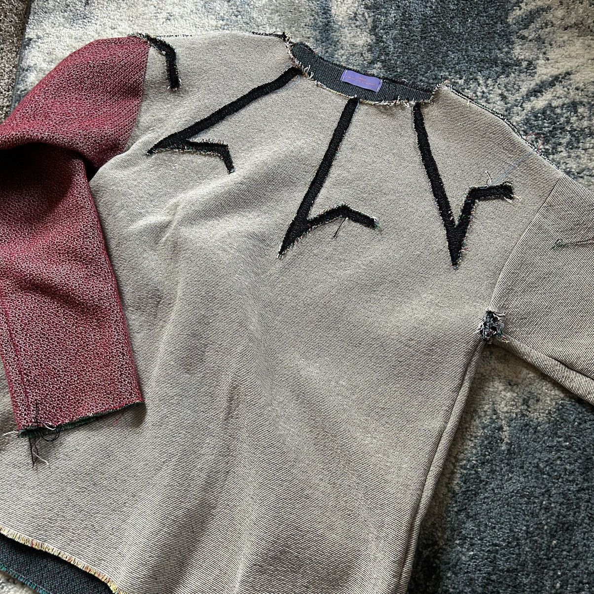 4x1111 nebabot nodnarb BARBED ASYMMETRiC TAPESTRY CREWNECK SCARLET Size US XL / EU 56 / 4 - 11 Thumbnail