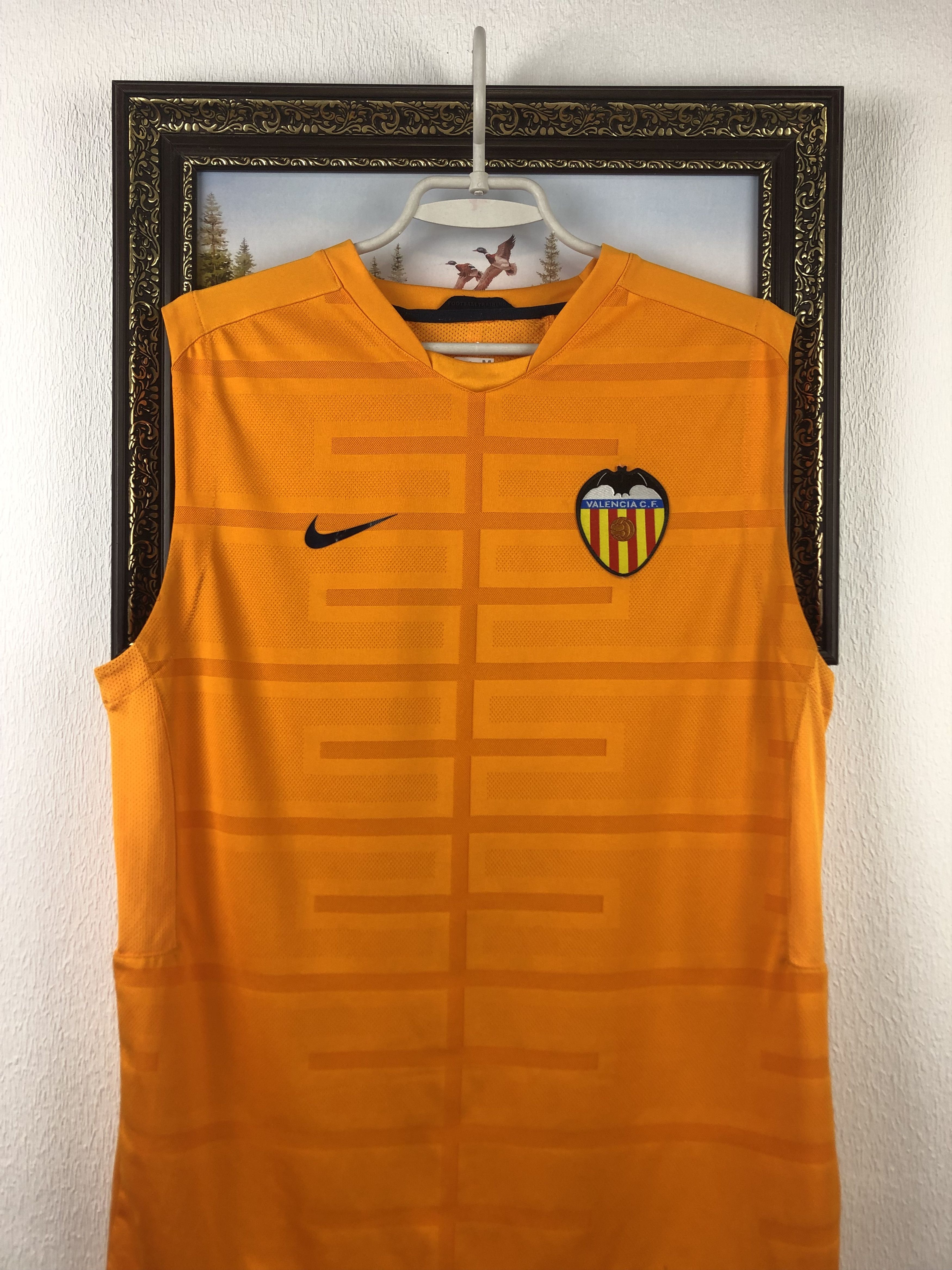 Nike Vintage Nike Valencia Football Shirt Vest Soccer Jersey Rare Size US M / EU 48-50 / 2 - 2 Thumbnail