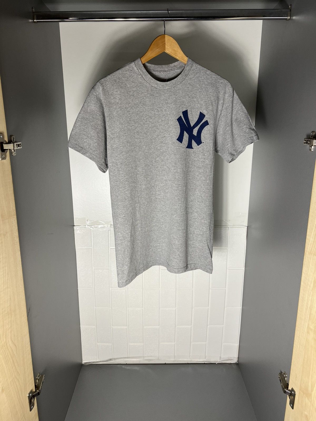 Majestic VINTAGE MAJESTIC NEW YORK YANKEES MLB RETRO T-SHIRT Y2K 90s Size US M / EU 48-50 / 2 - 2 Thumbnail