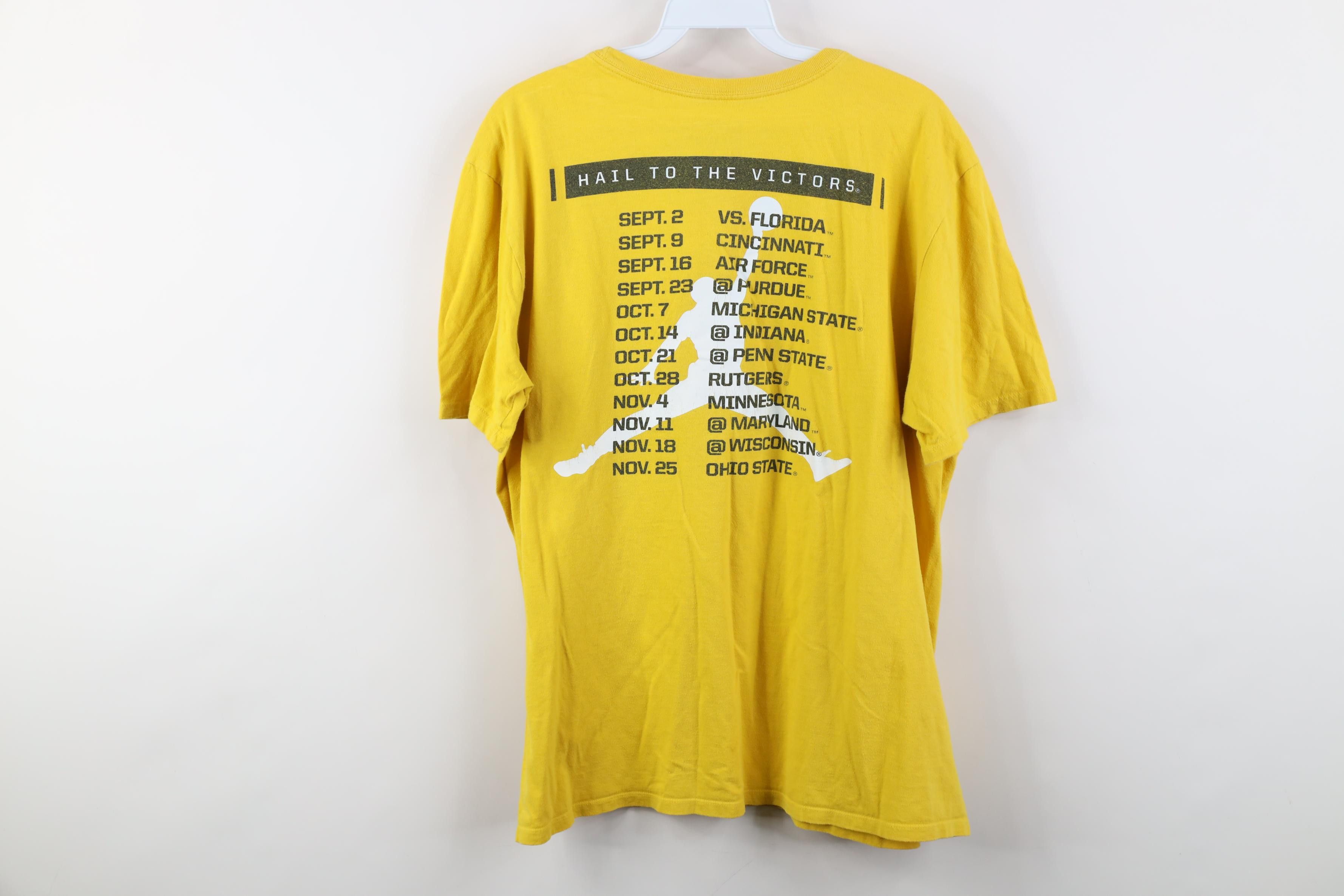Nike Nike Air Jordan 2017 University of Michigan Football T-Shirt Size US L / EU 52-54 / 3 - 12 Thumbnail