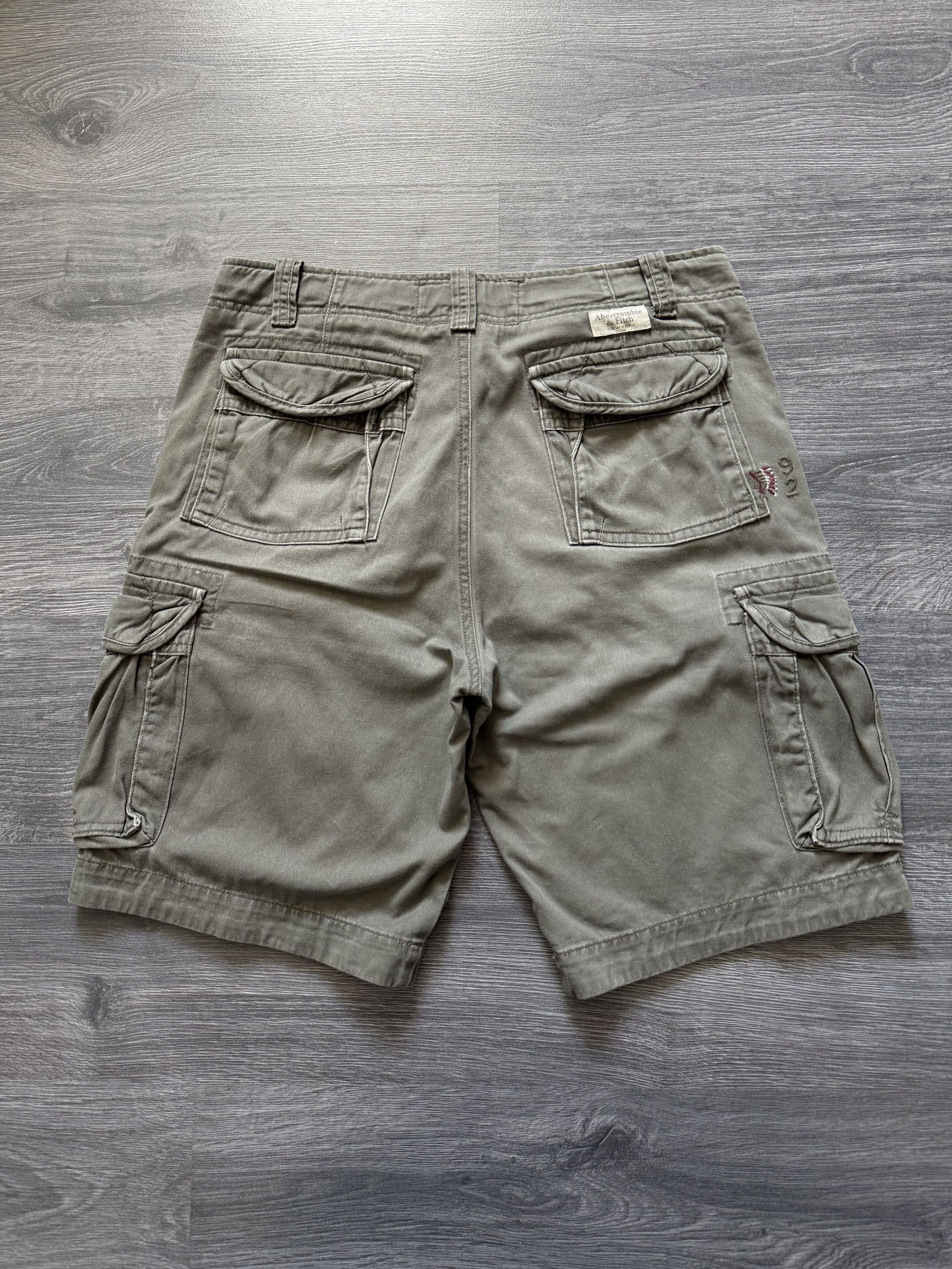 Abercrombie & Fitch Thick Heavyweight Cargo Shorts Grunge Essential Distressed Size US 32 / EU 48 - 3 Thumbnail