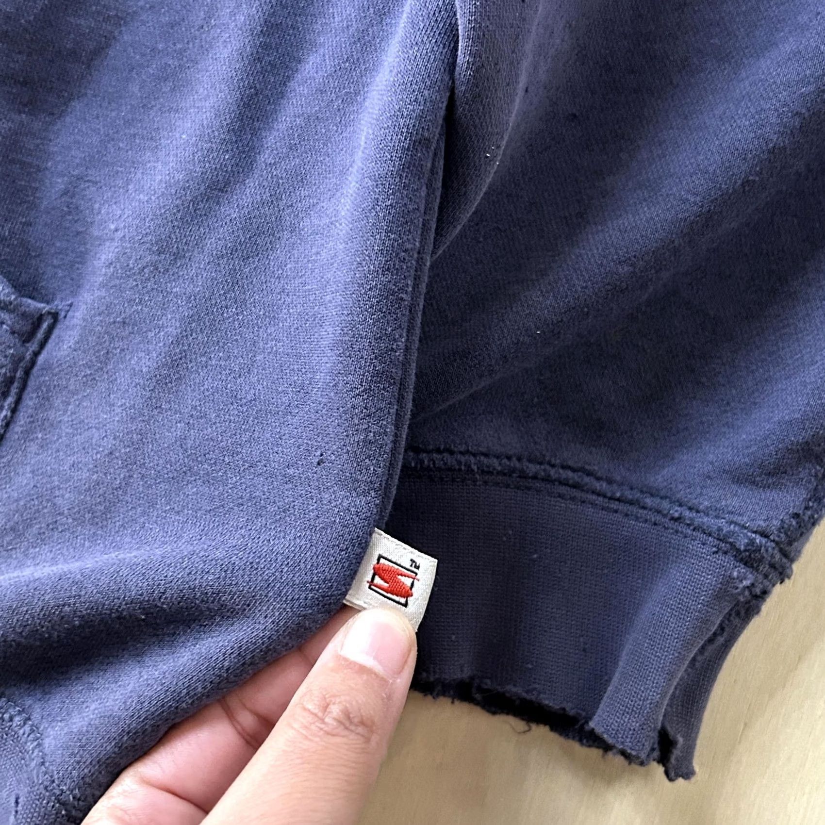 Vintage Vintage 90s Distressed Size Large Navy Blue Pullover Hooded Sweatshirt Mens XL Fleece Pocket Drawstrings Logo Size US XL / EU 56 / 4 - 6 Thumbnail