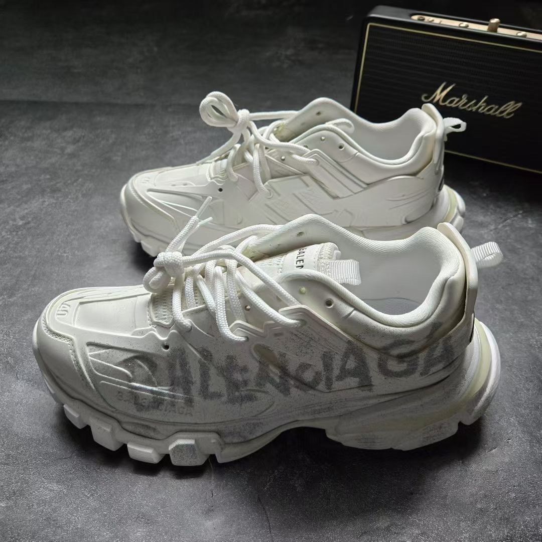 Balenciaga Balenciaga Graphic White Lowtop Sneakers 40 Men Size US 7.5 / EU 40-41 - 1 Thumbnail