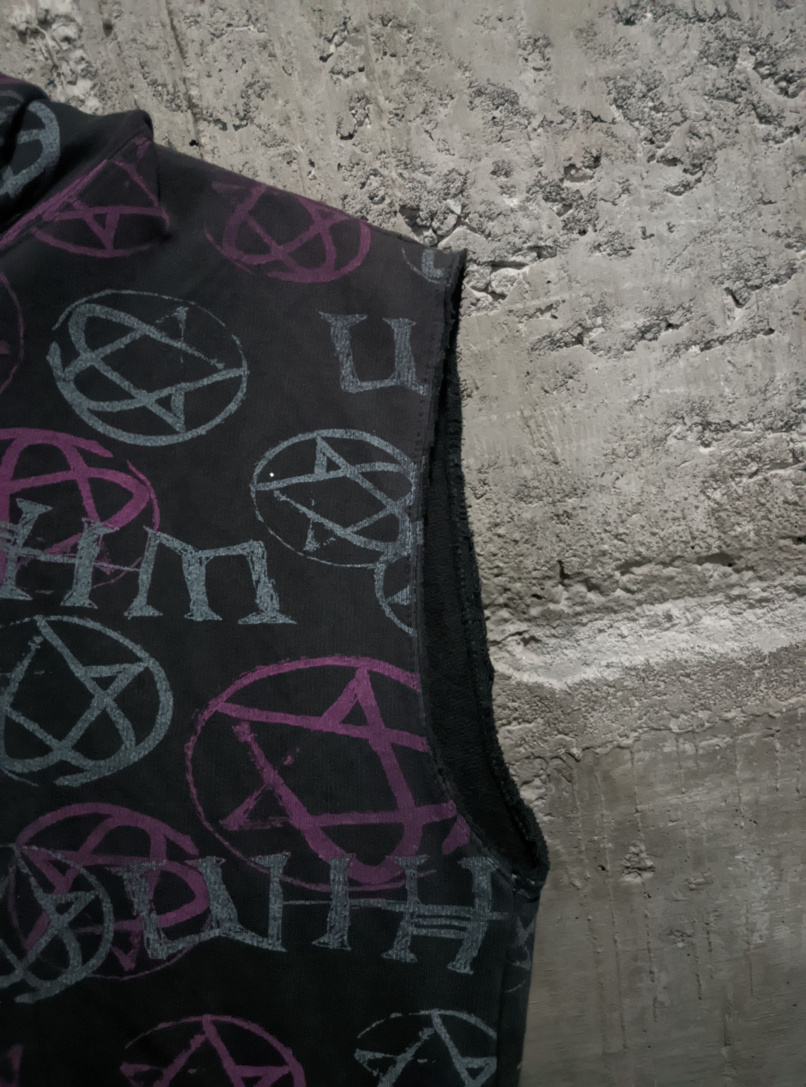 Band Tees Vintage 2000s him goth aop bam margera thrashed distressed Size US M / EU 48-50 / 2 - 12 Thumbnail