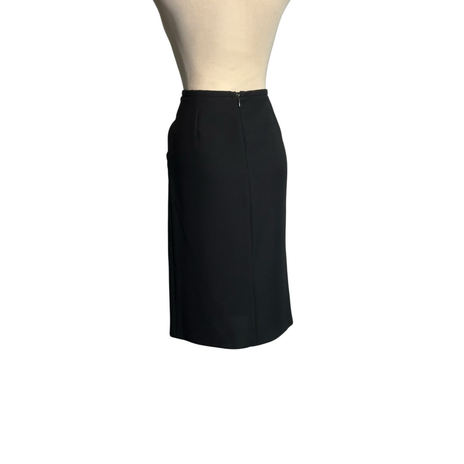 Armani Collezioni Armani Colezzioni black side ruched tulip skirt size 2 Size 28" / US 6 / IT 42 - 8 Thumbnail
