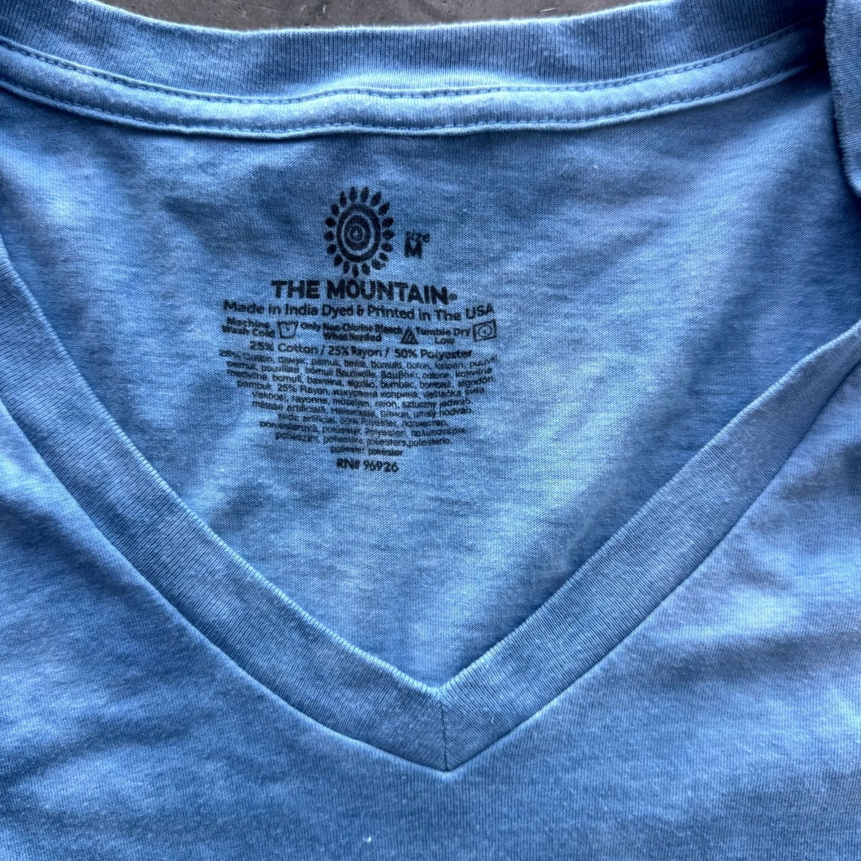 Vintage VINTAGE Mountain Tiger Lion V-Neck Blue Cotton T-Shirt Women Medium Size 32" / US 10 / IT 46 - 3 Thumbnail