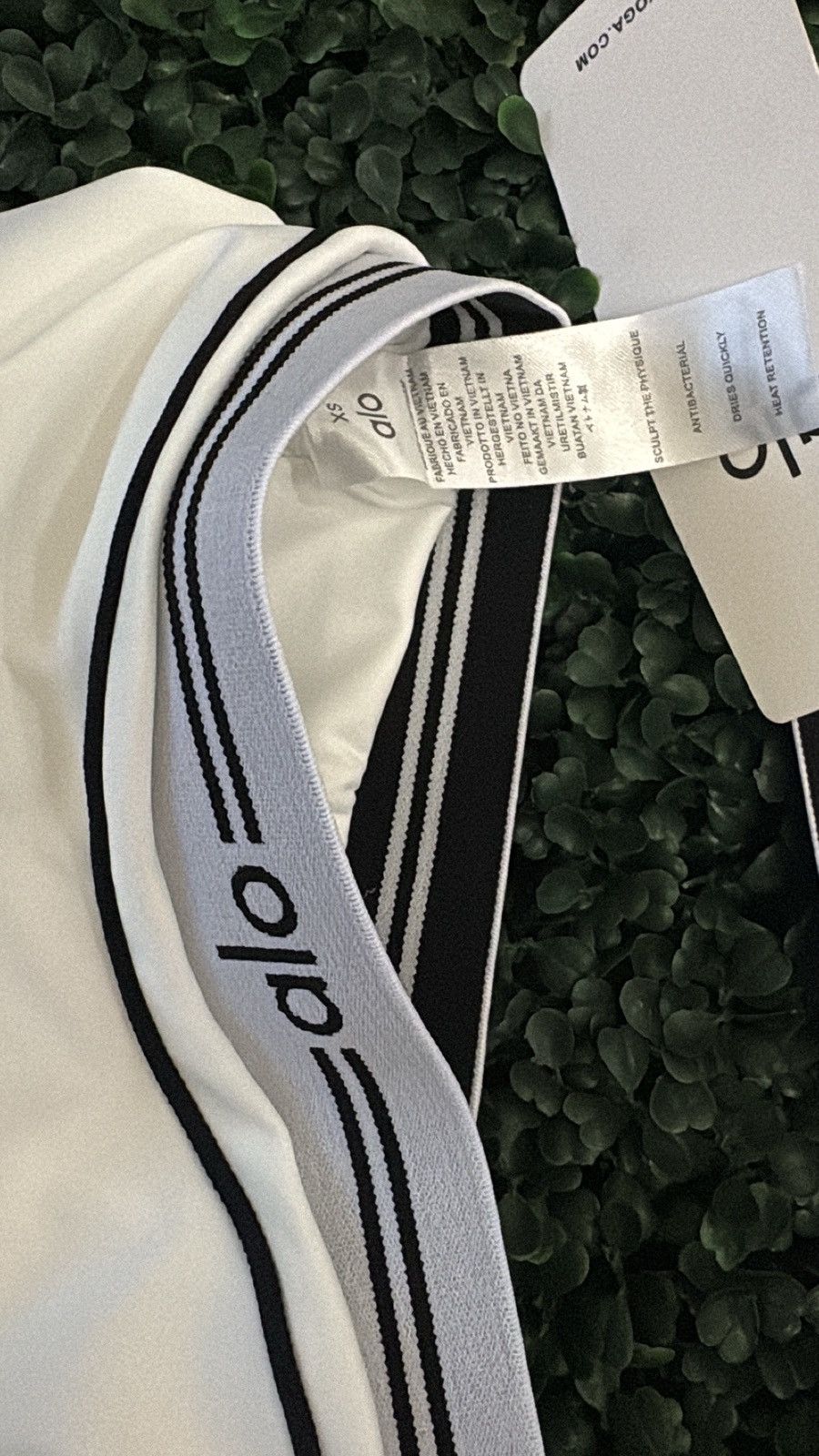 Alo White & Black Women Alo Set ( XS/2 ) Size XS / US 0-2 / IT 36-38 - 6 Thumbnail