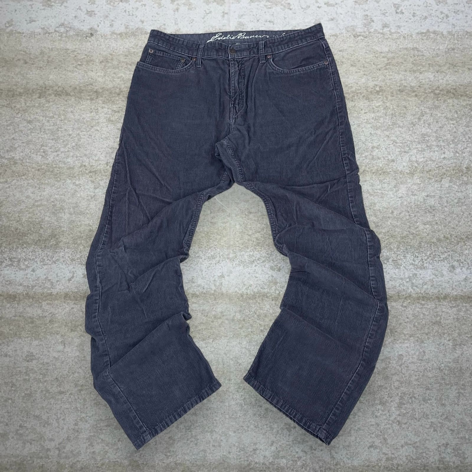 Eddie Bauer Vintage Y2K Eddie Bauer Corduroy Pants 35x32 Straight Grey Size US 35 - 2 Thumbnail