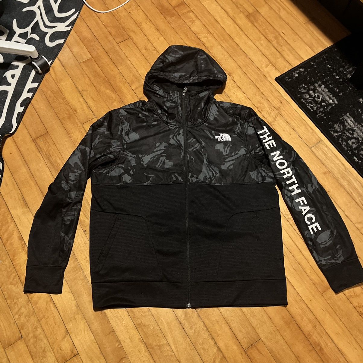 The North Face North face graphic windbreaker zip up Size US XL / EU 56 / 4 - 1 Thumbnail