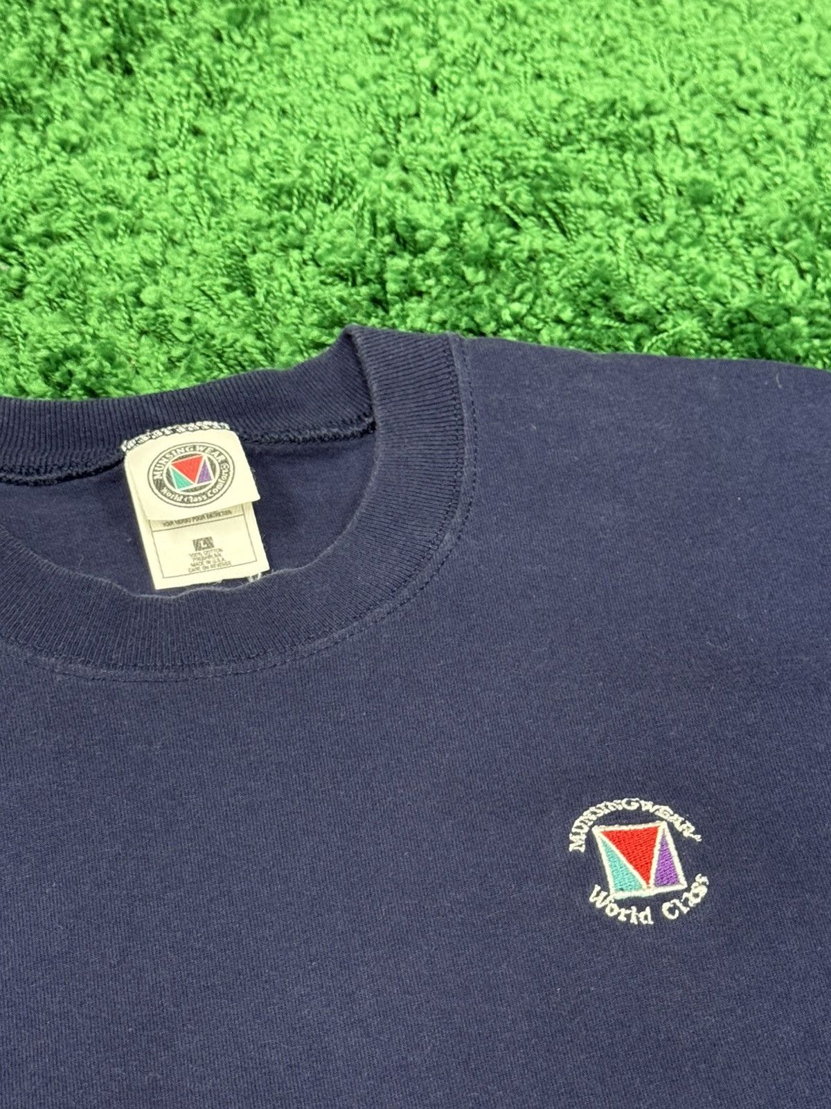 Vintage Vintage Navy Munsingwear Crest Logo Tee Large Size US L / EU 52-54 / 3 - 3 Thumbnail