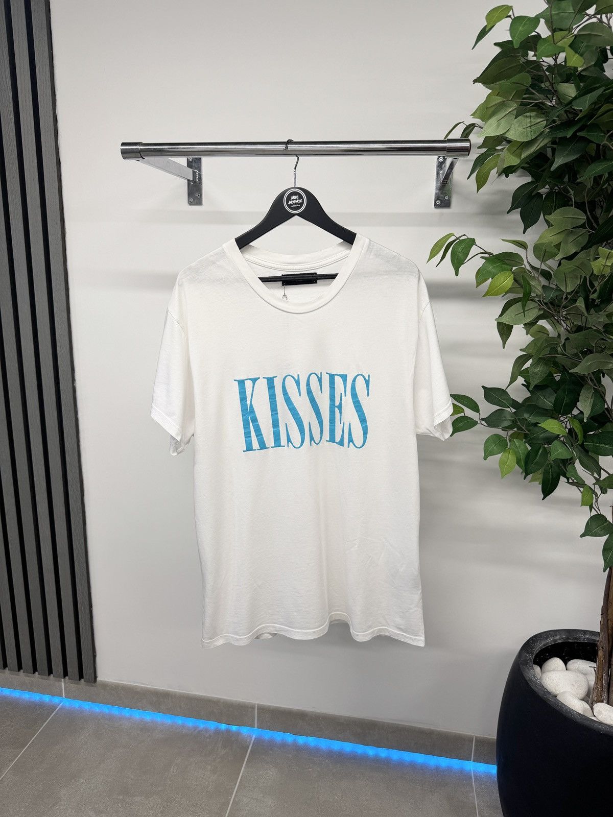 Amiri Amiri Cracked Kisses Oversized T-Shirt In White RRP £290 Size US S / EU 44-46 / 1 - 1 Thumbnail