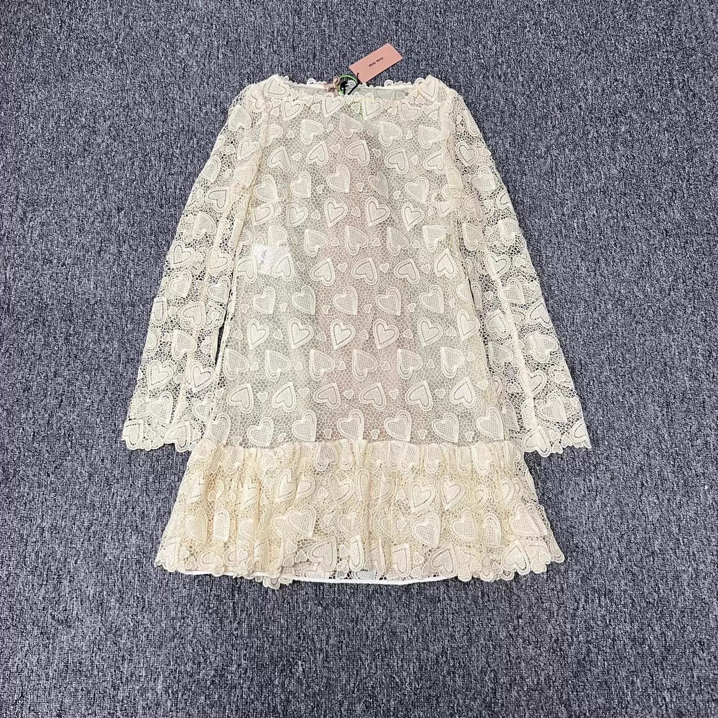 Miu Miu MIU MIU Heart Print Beige Lace Dress Pink Lining 40 NWT Size S / US 4 / IT 40 - 2 Thumbnail