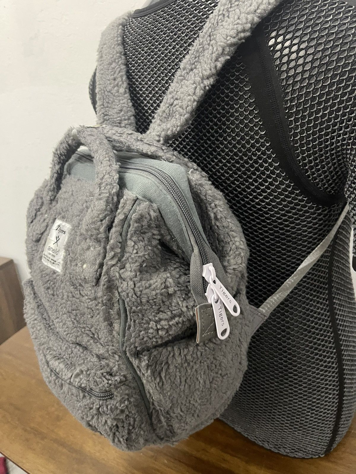 Japanese Brand Anello Polar Bear Benjamin X Hanshin Tiger sherpa bagpack Size ONE SIZE - 4 Thumbnail