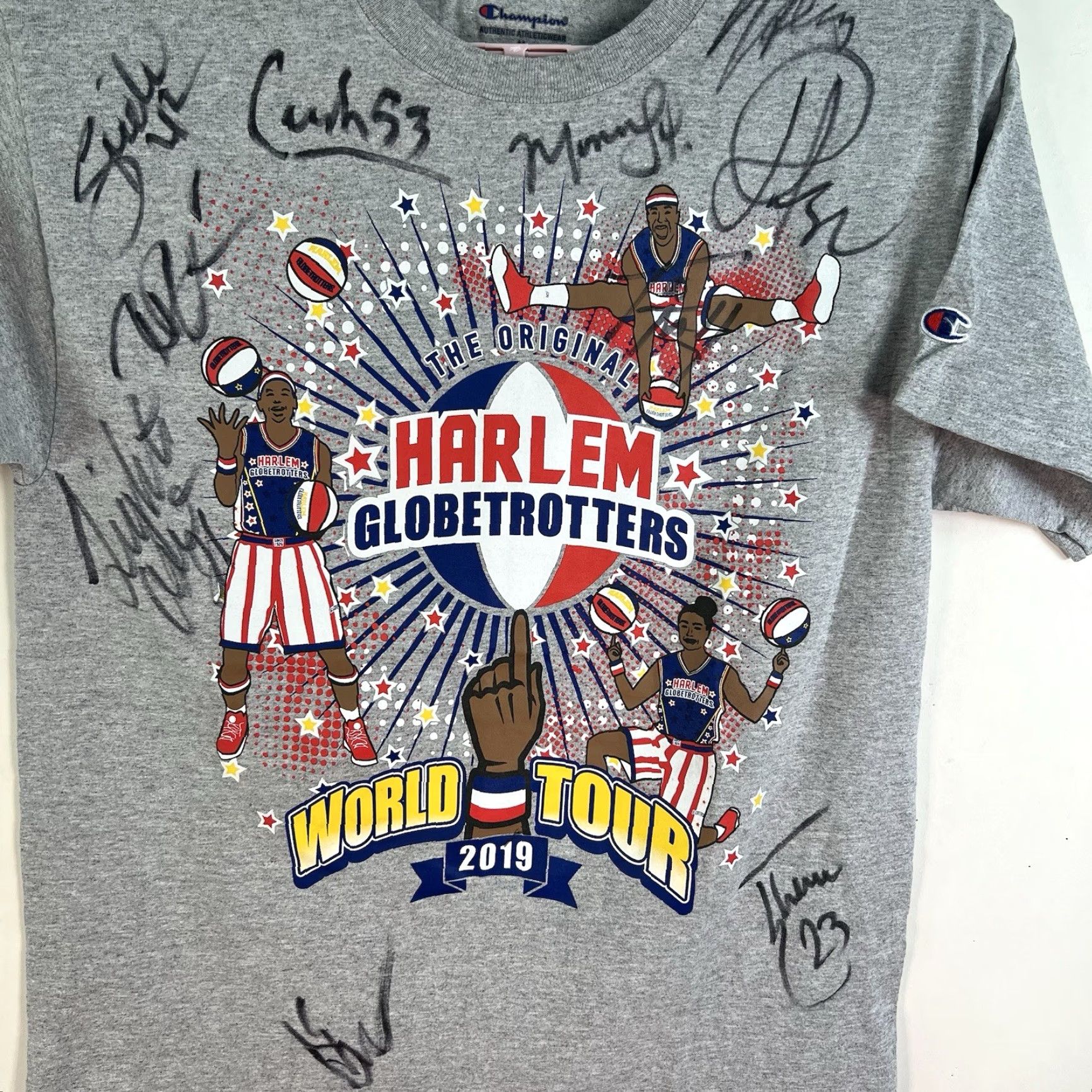 Champion Harlem Globetrotters World Tour 2019 Signed T-Shirt Men's M Champion Gray Graphic Print Hip Hop Sports Size US M / EU 48-50 / 2 - 7 Thumbnail