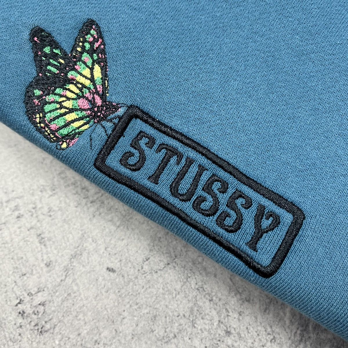 Stussy Vintage Stussy butterfly embroidered logo hoodie 00’s Size US S / EU 44-46 / 1 - 4 Thumbnail