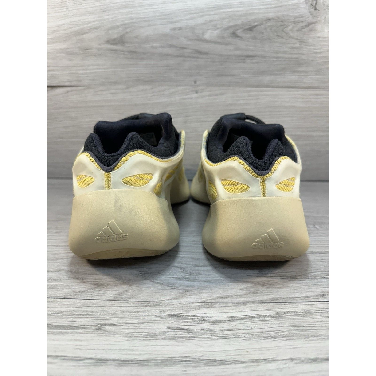 Adidas Adidas Yeezy 700 V3 Safflower - Size 7.5 Size US 7.5 / EU 40-41 - 4 Thumbnail